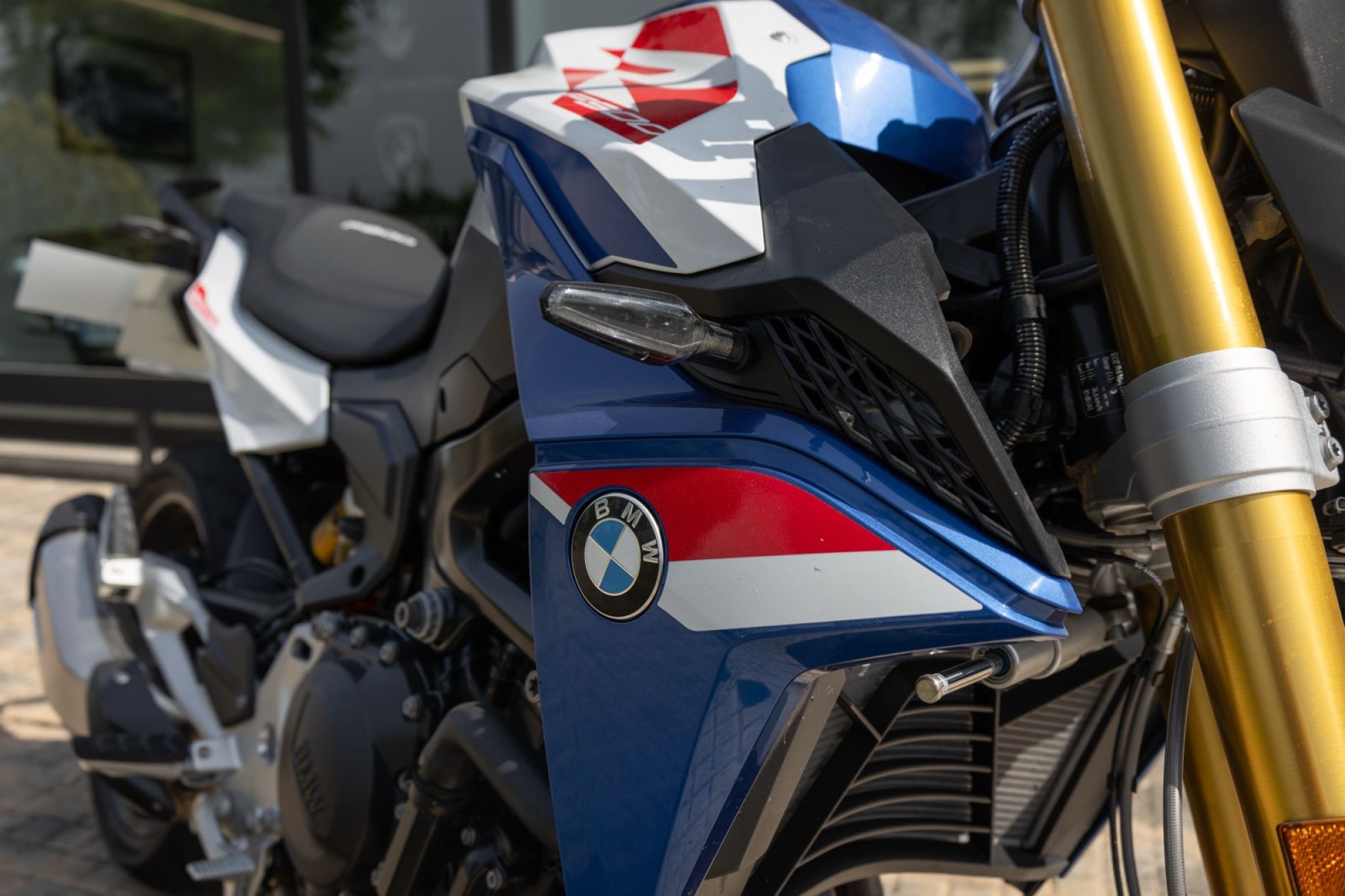 BMW F900 R