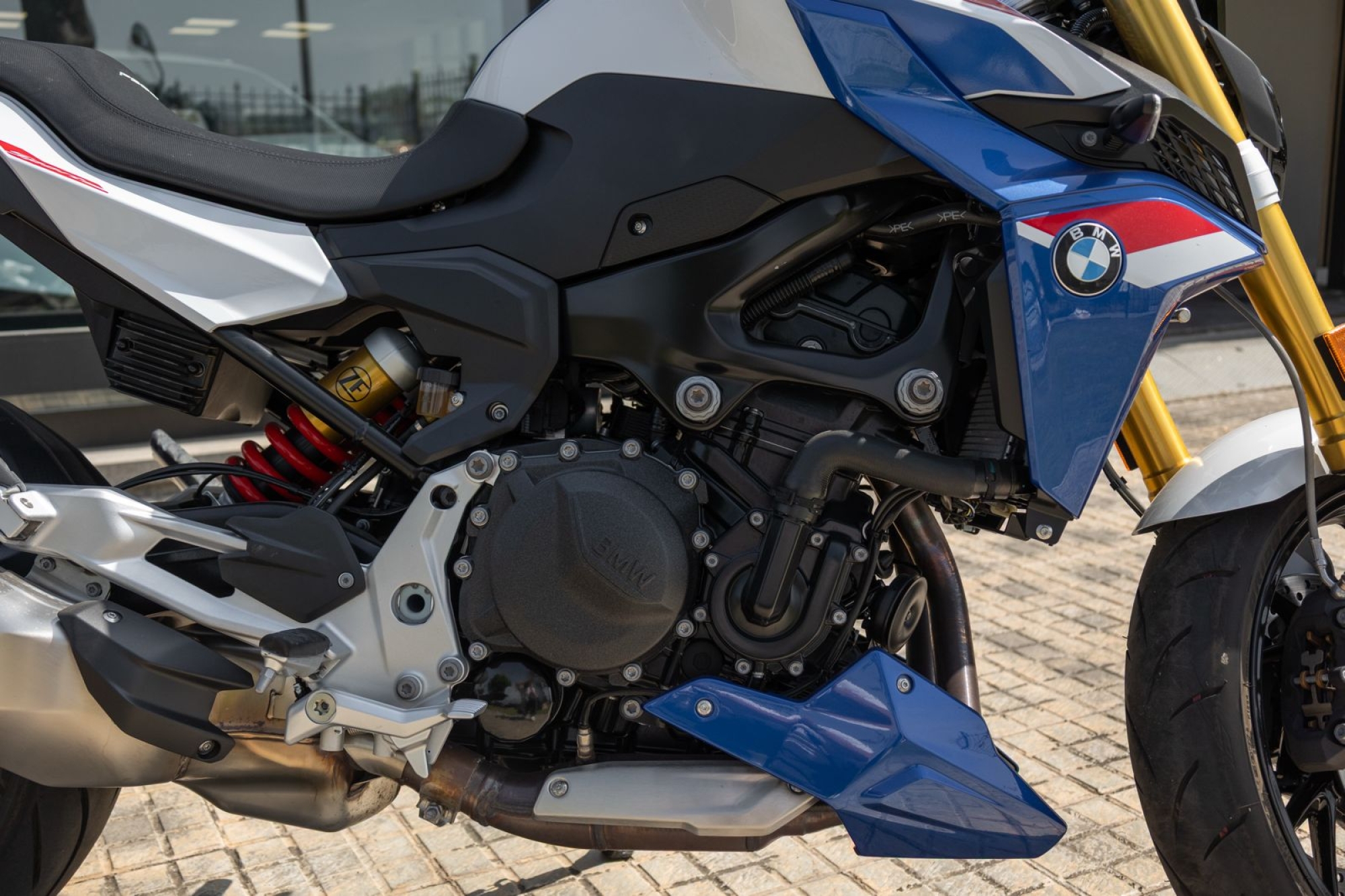 BMW F900 R
