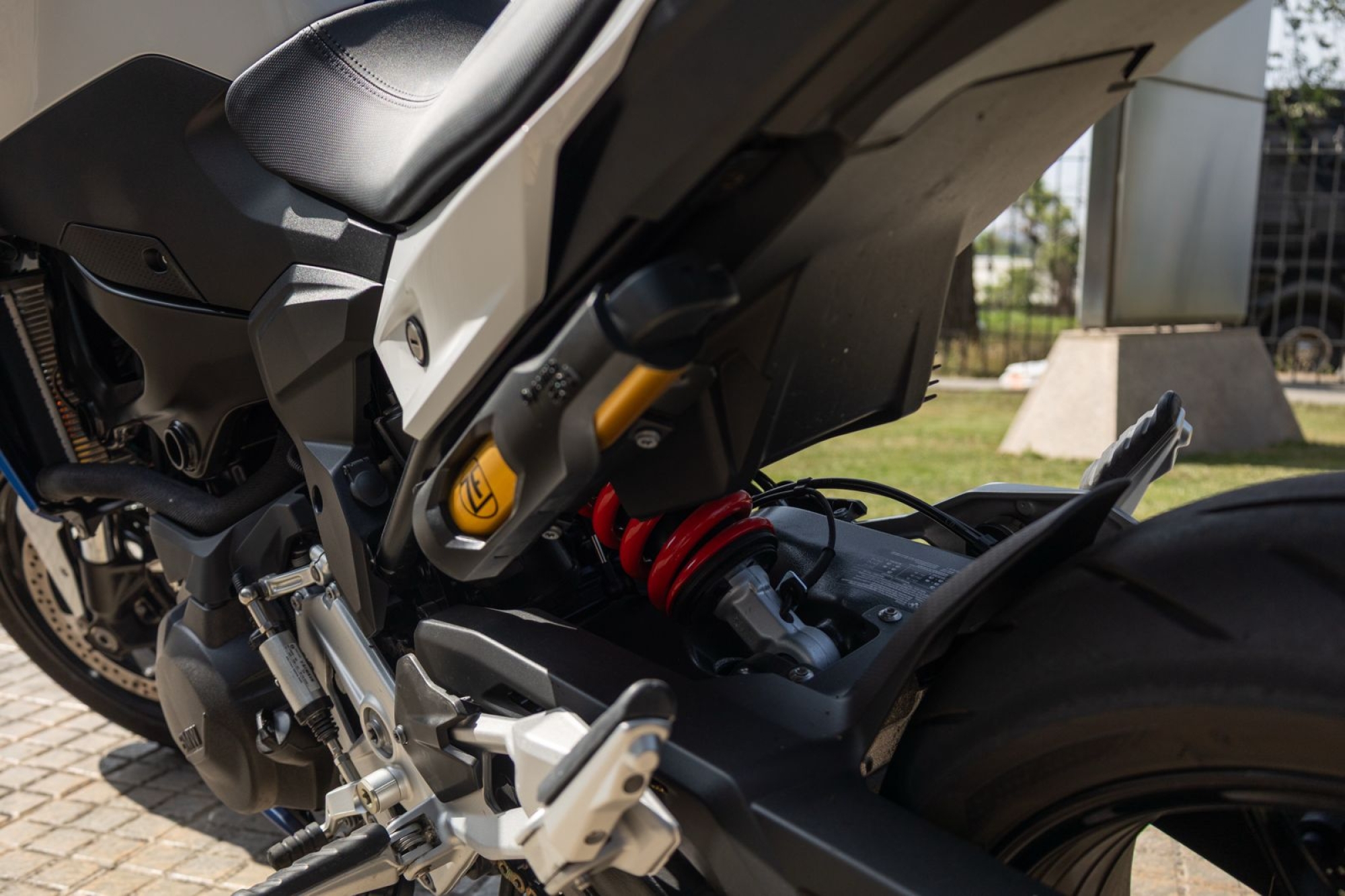 BMW F900 R