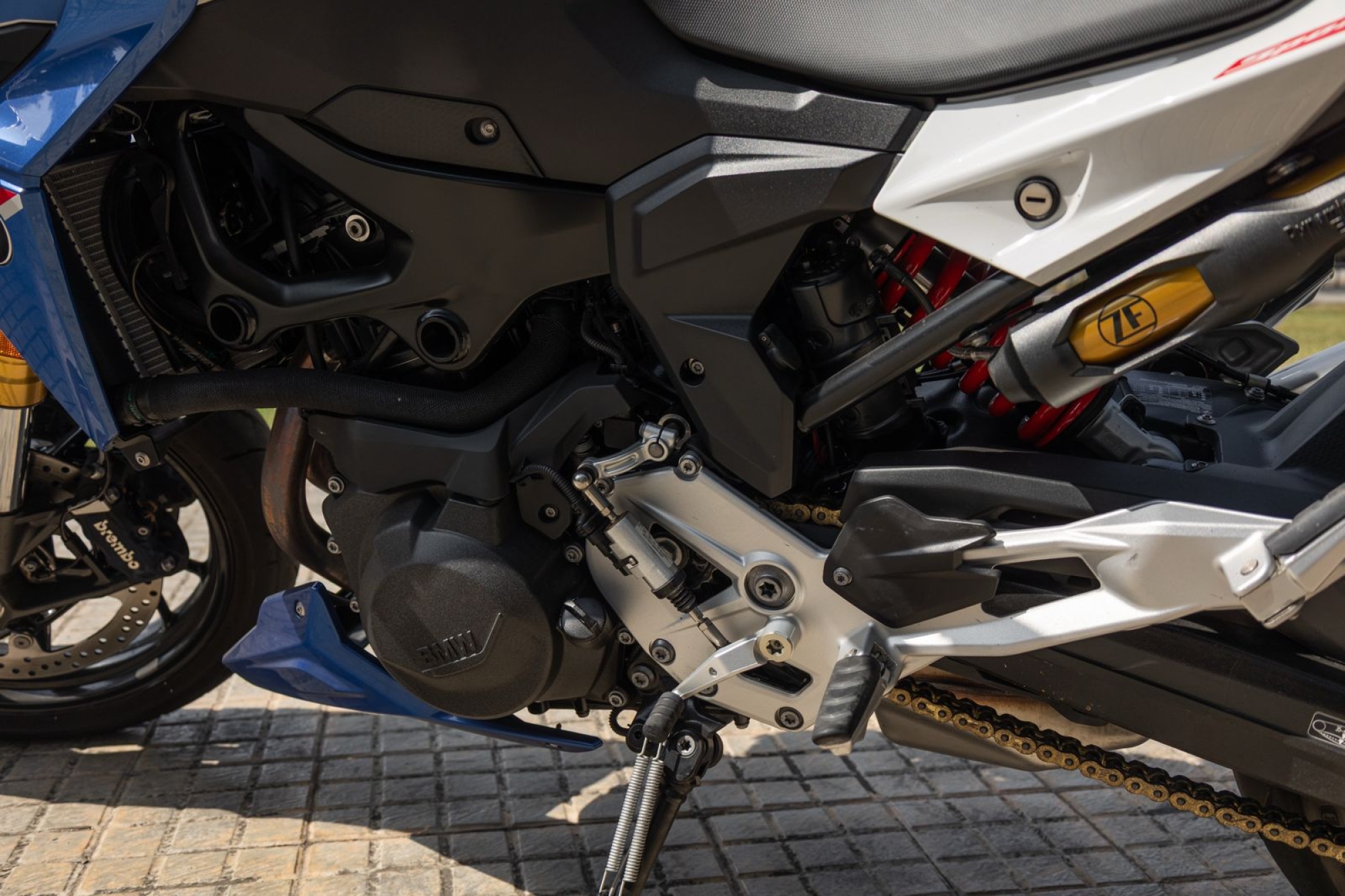 BMW F900 R