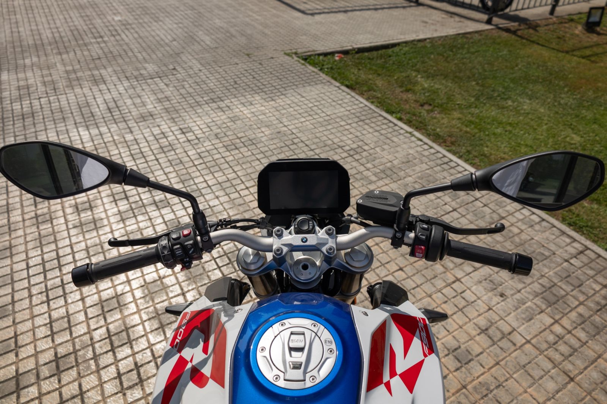 BMW F900 R