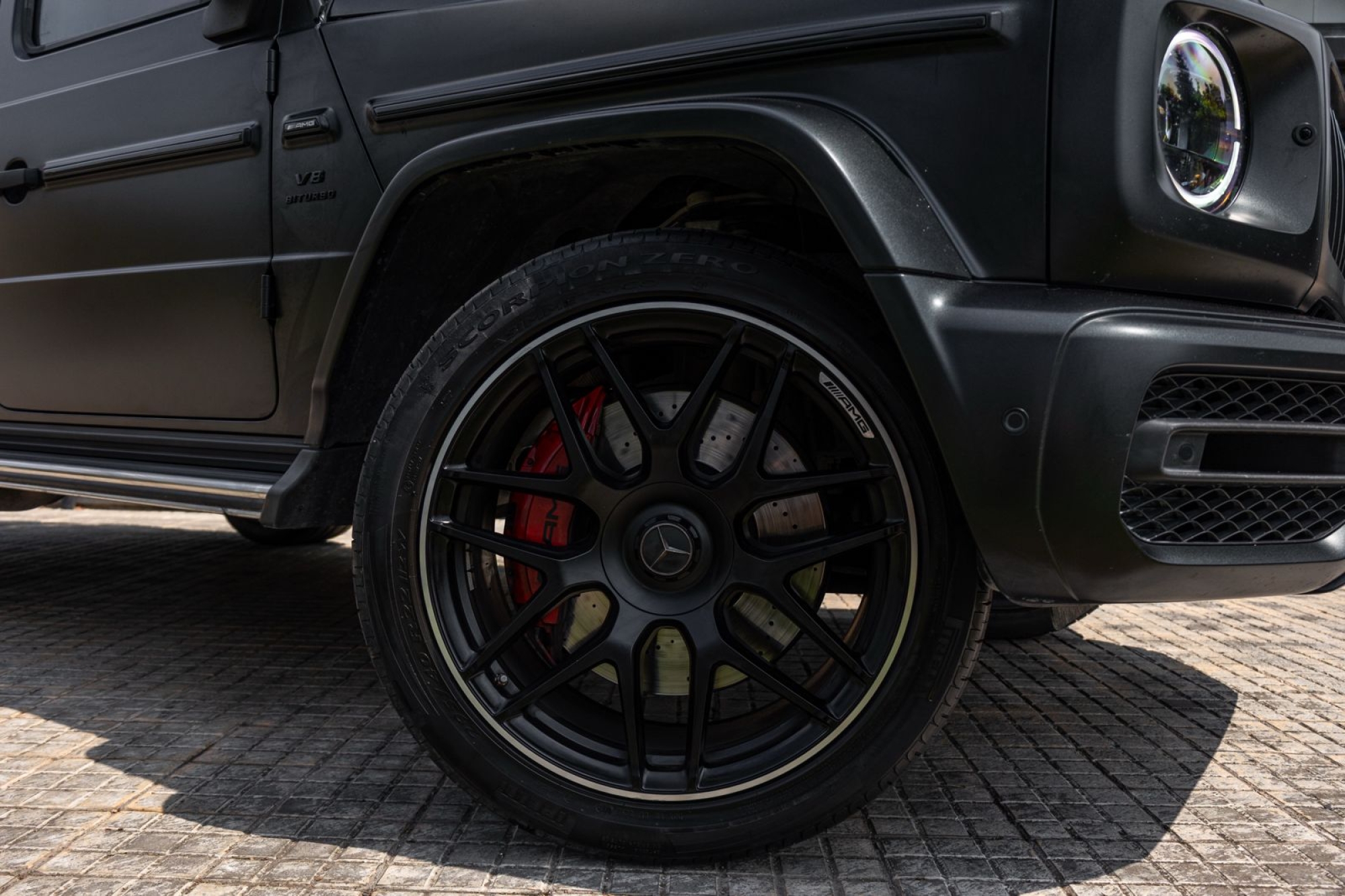 MERCEDES-BENZ G63 AMG