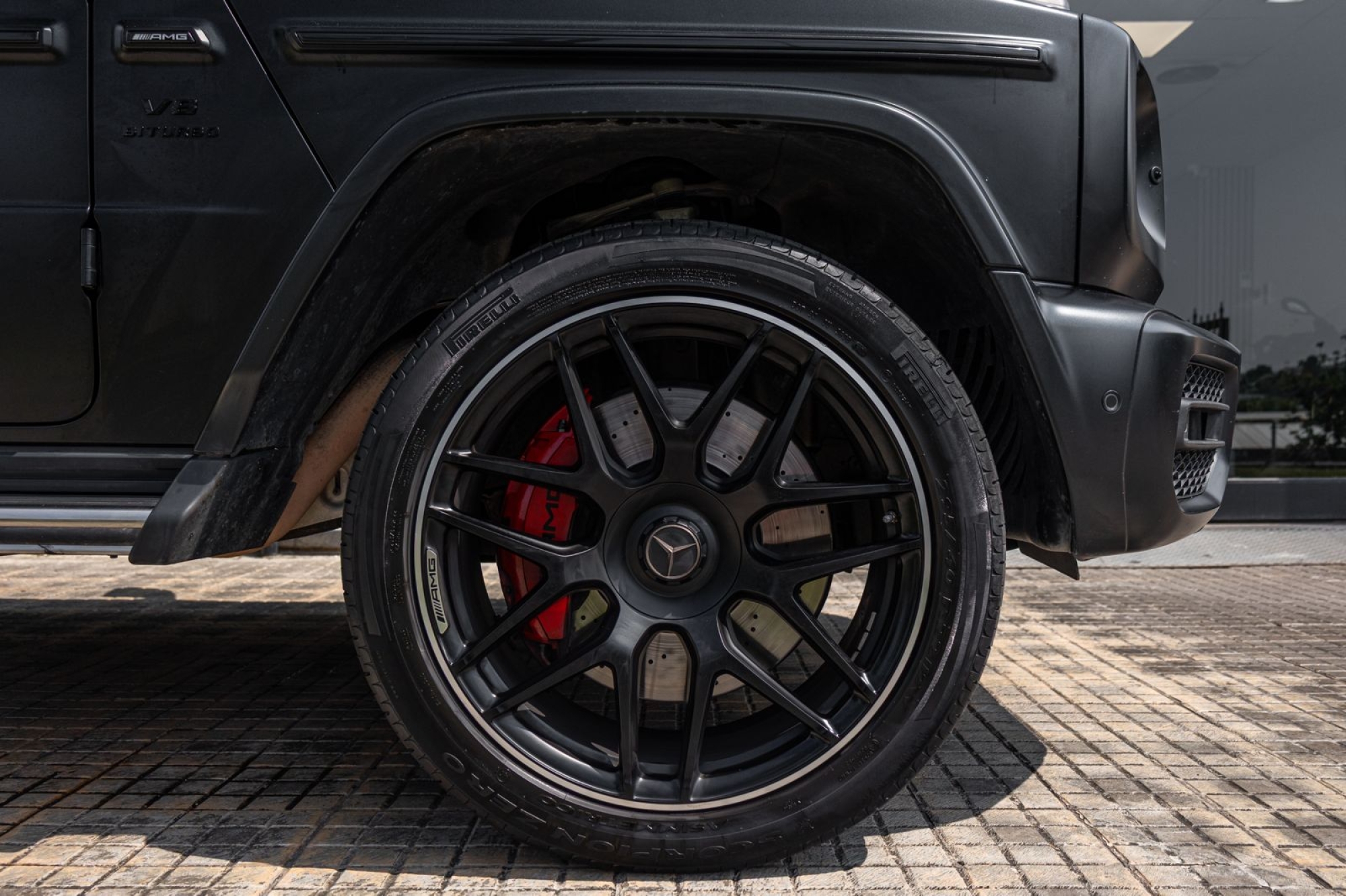 MERCEDES-BENZ G63 AMG
