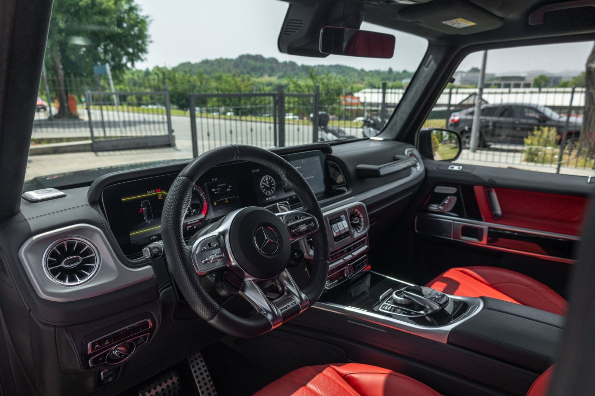 MERCEDES-BENZ G63 AMG