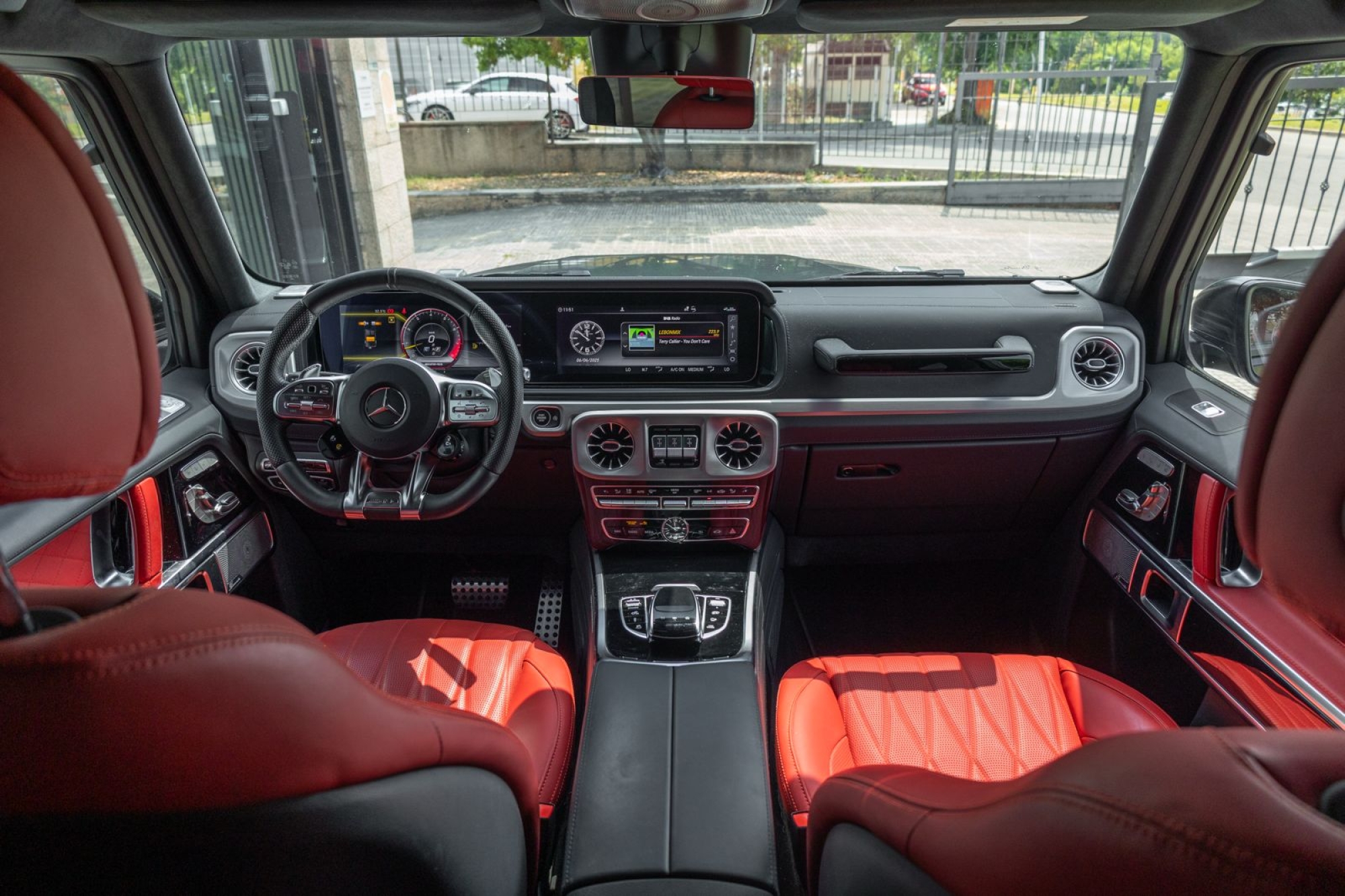 MERCEDES-BENZ G63 AMG