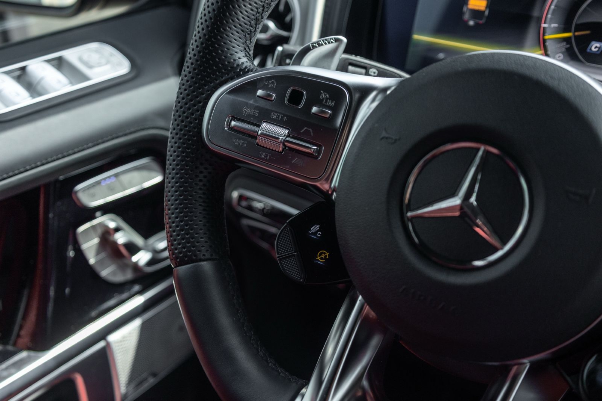 MERCEDES-BENZ G63 AMG