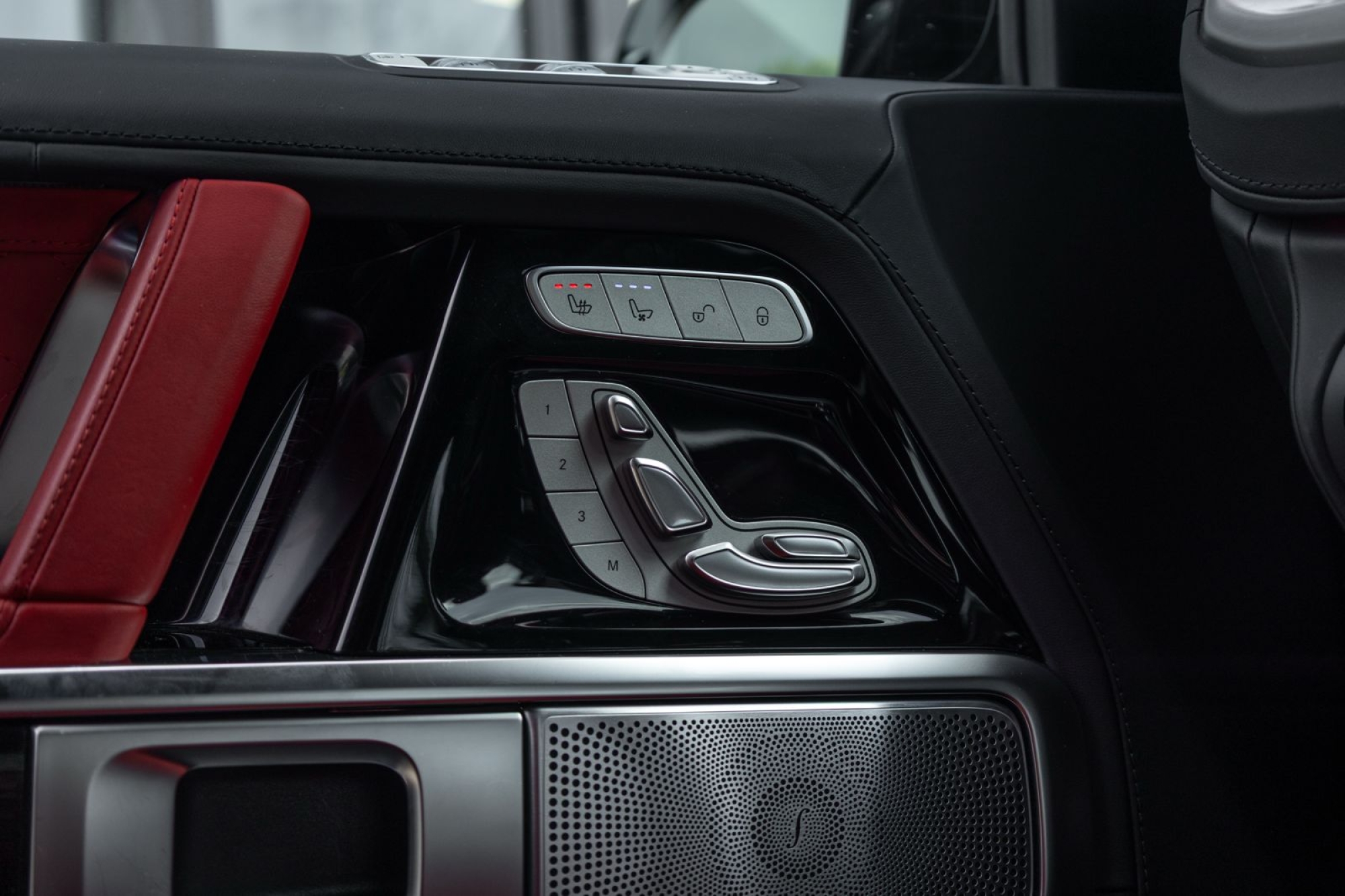 MERCEDES-BENZ G63 AMG
