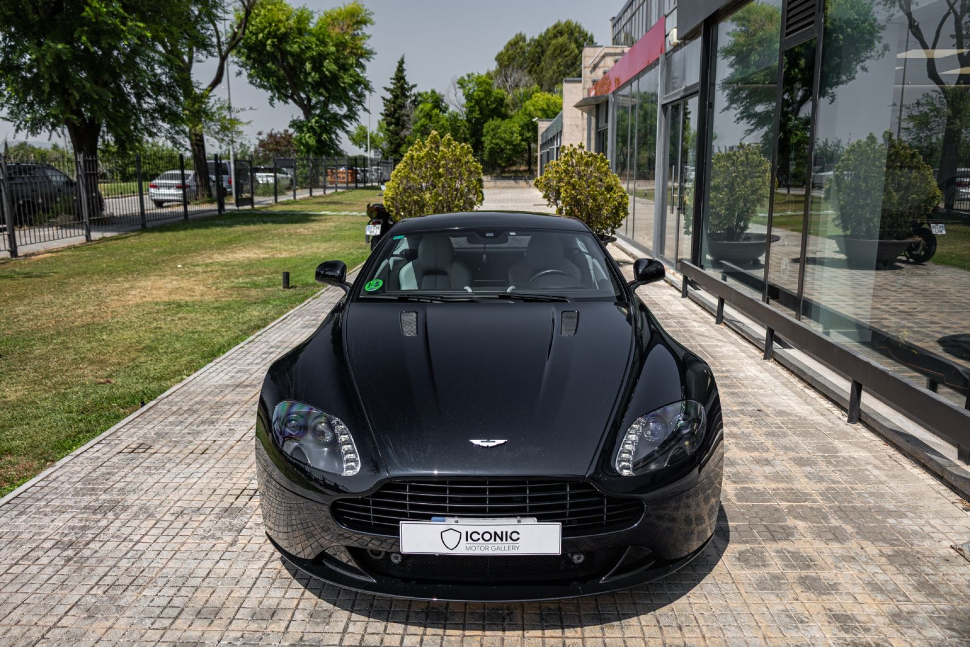 ASTON MARTIN VANTAGE V8