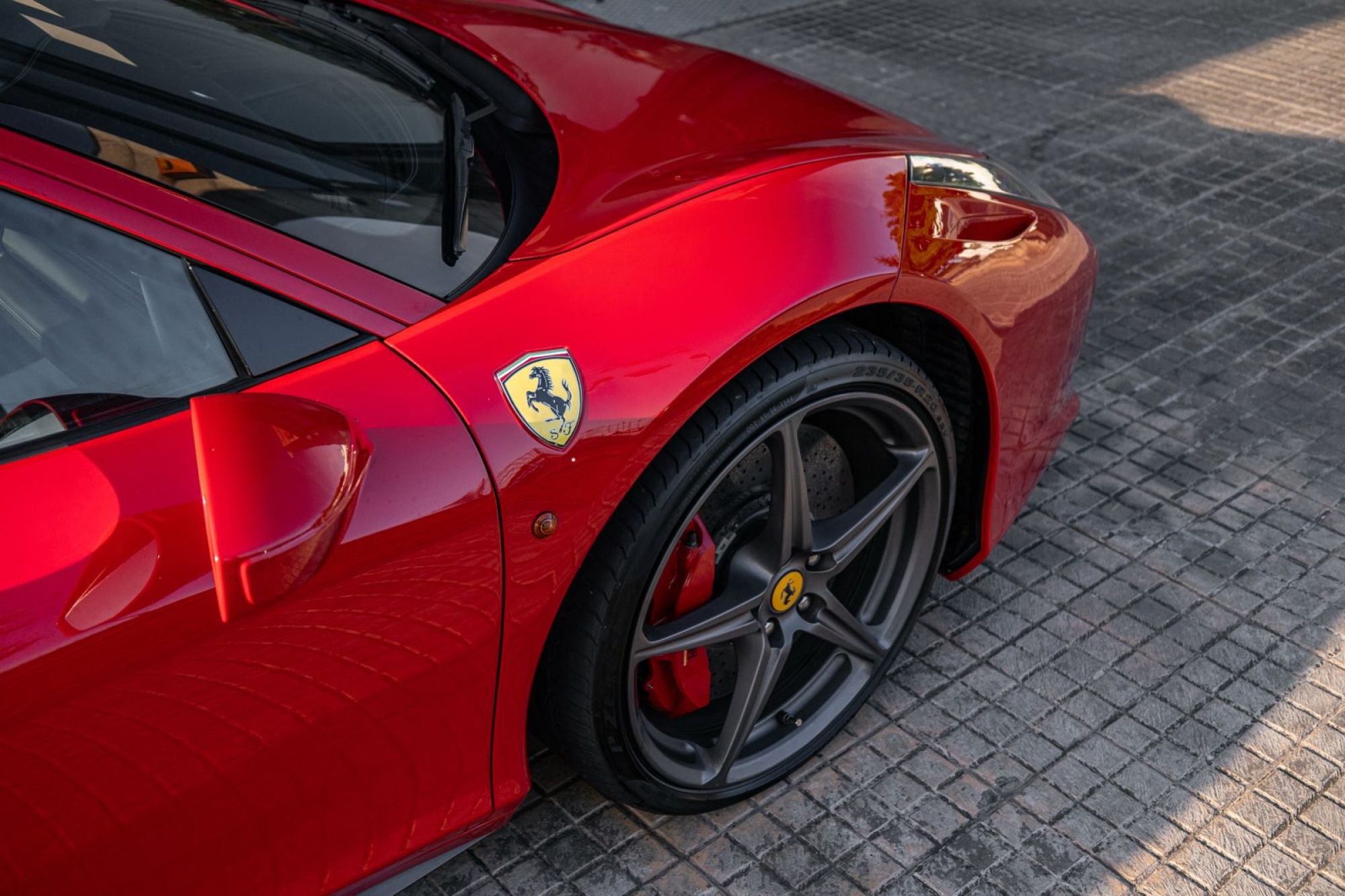 FERRARI 458 ITALIA