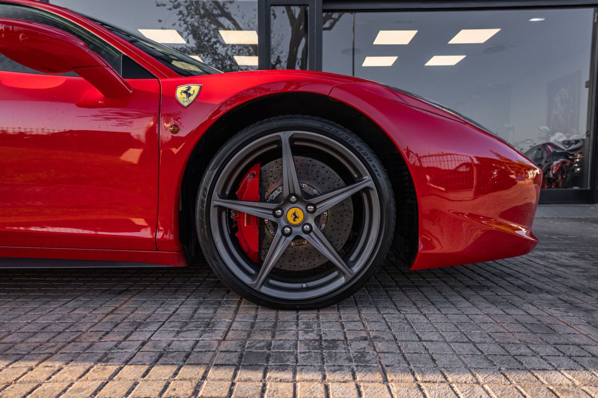 FERRARI 458 ITALIA