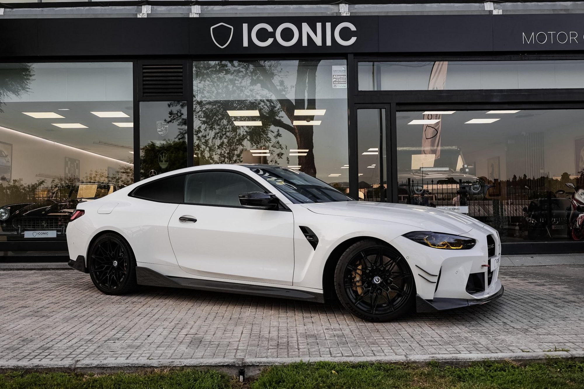 BMW M4 COMPETITION xDRIVE