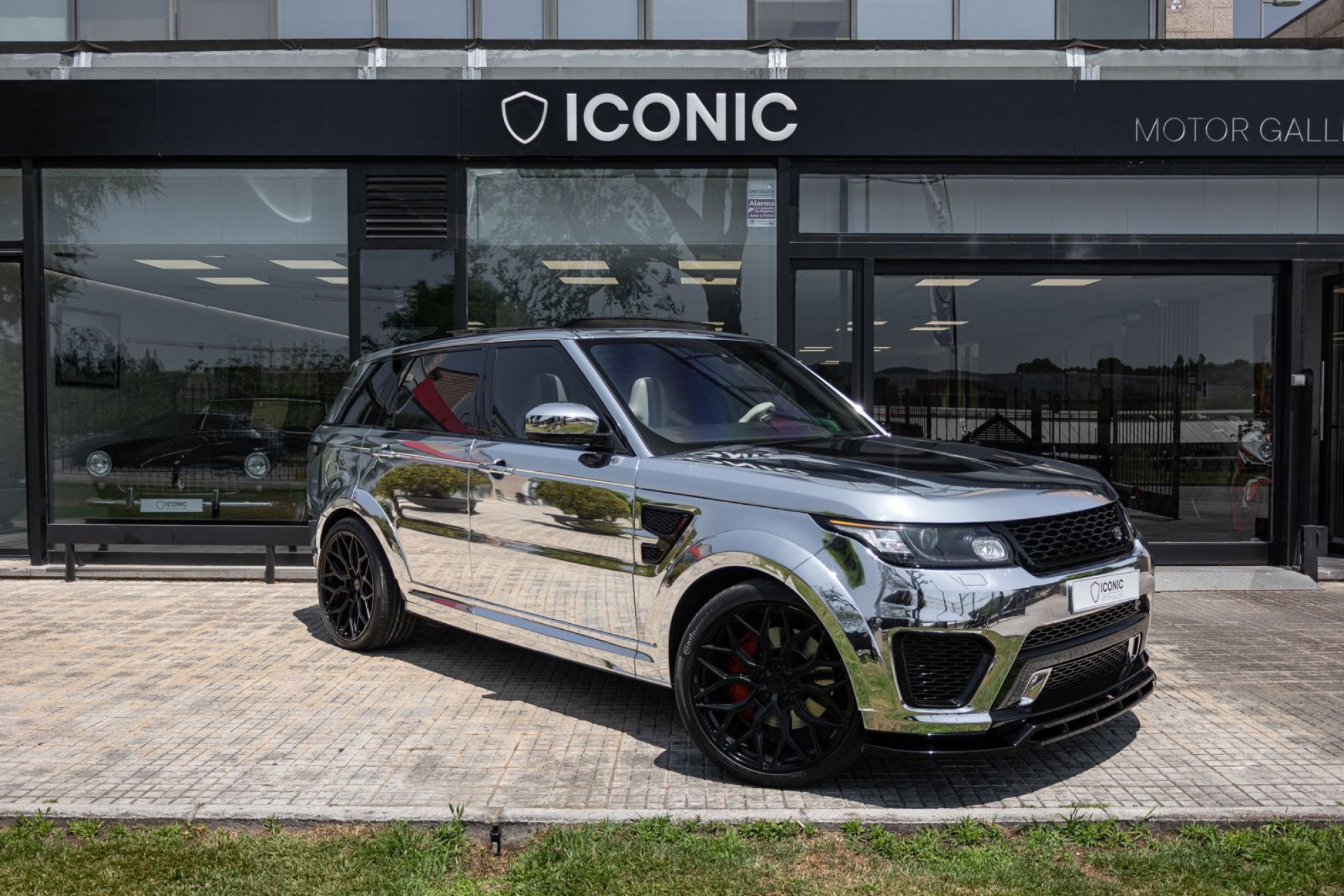 LAND ROVER RANGE ROVER SPORT SVR