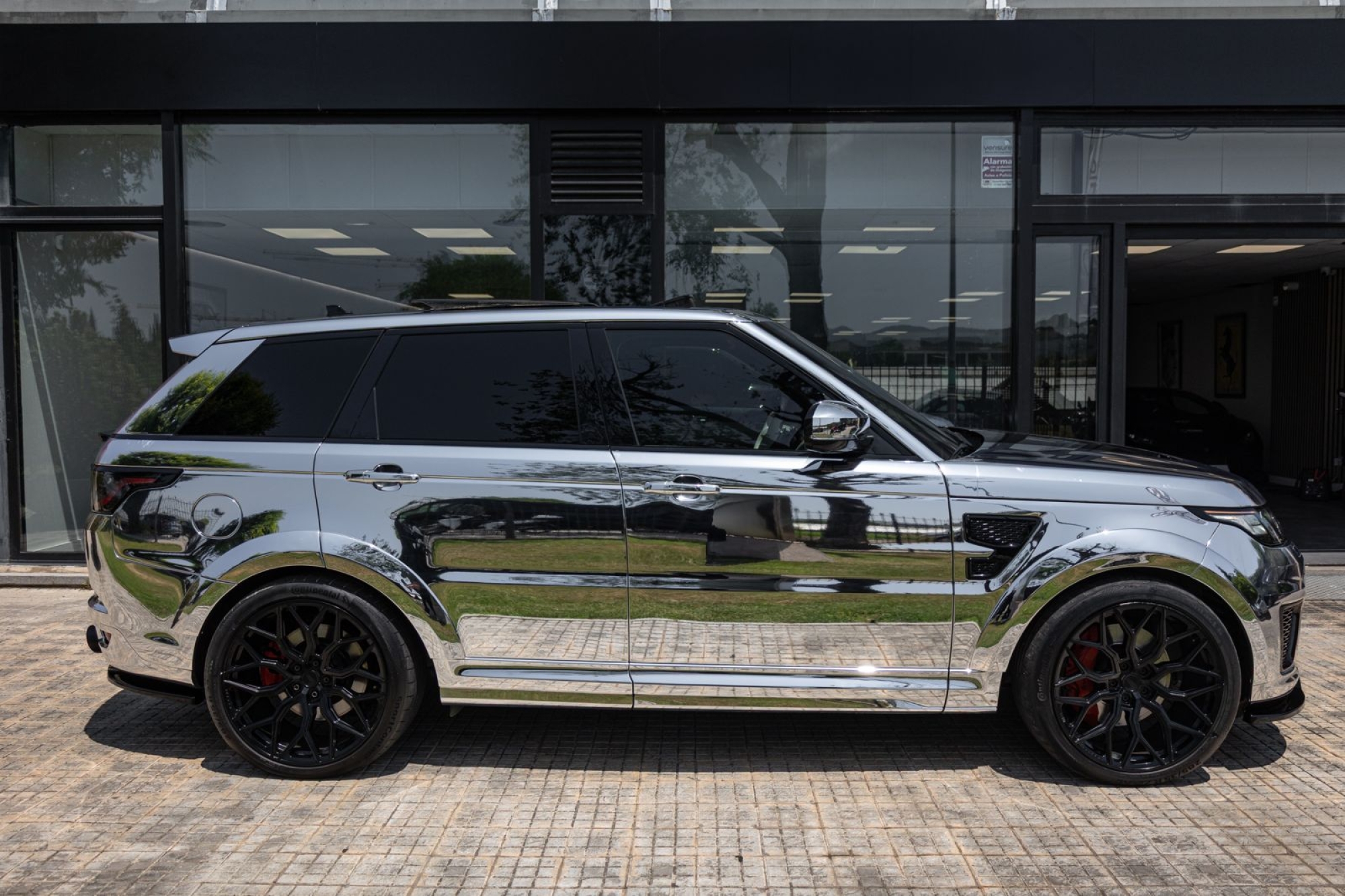 LAND ROVER RANGE ROVER SPORT SVR