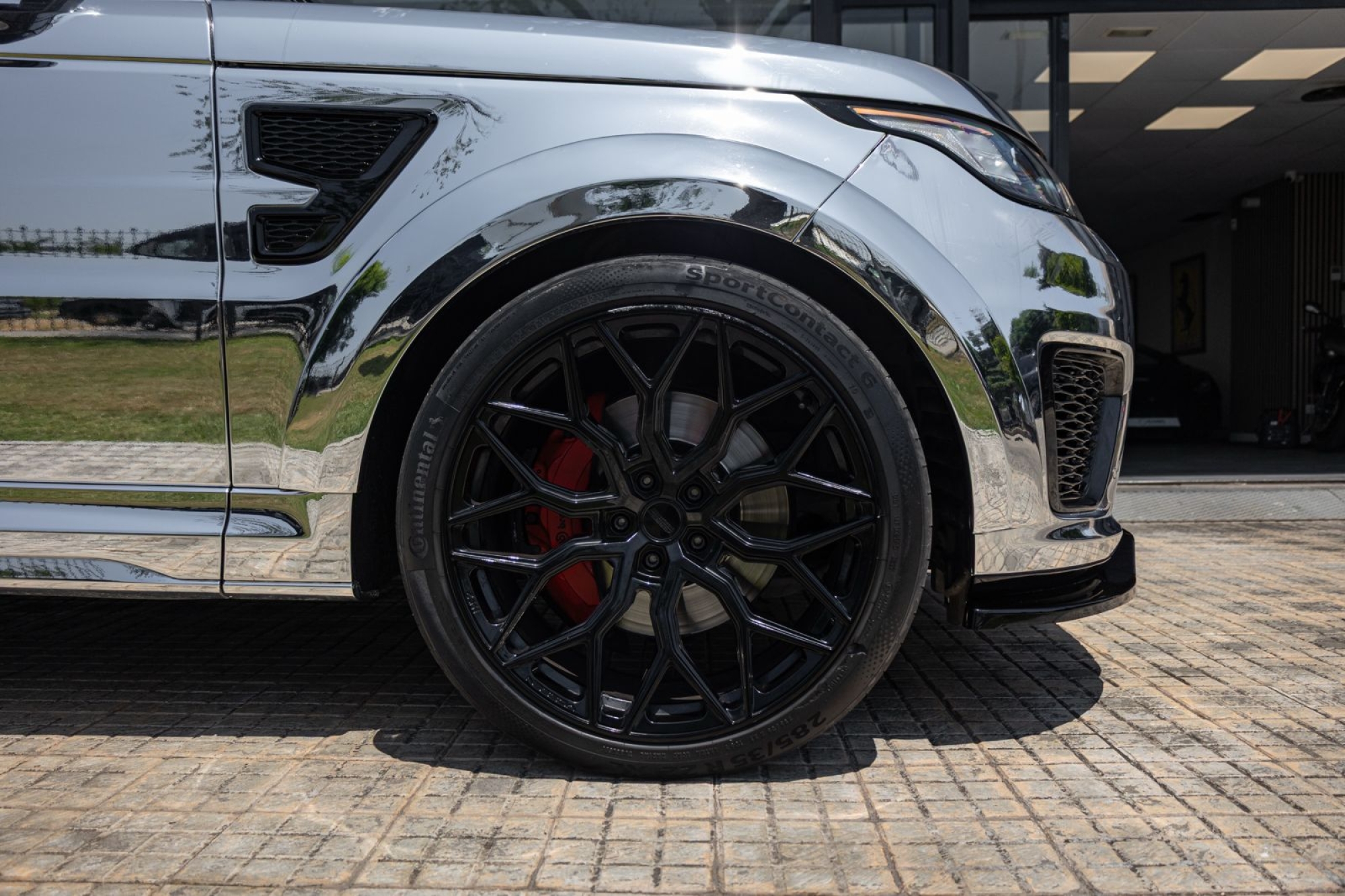 LAND ROVER RANGE ROVER SPORT SVR