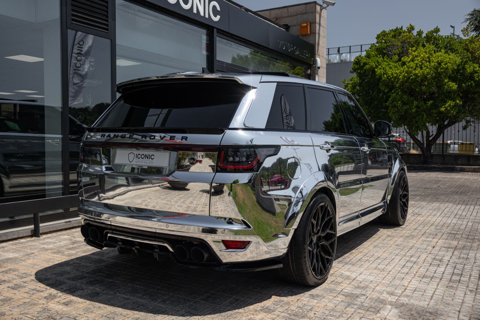 LAND ROVER RANGE ROVER SPORT SVR