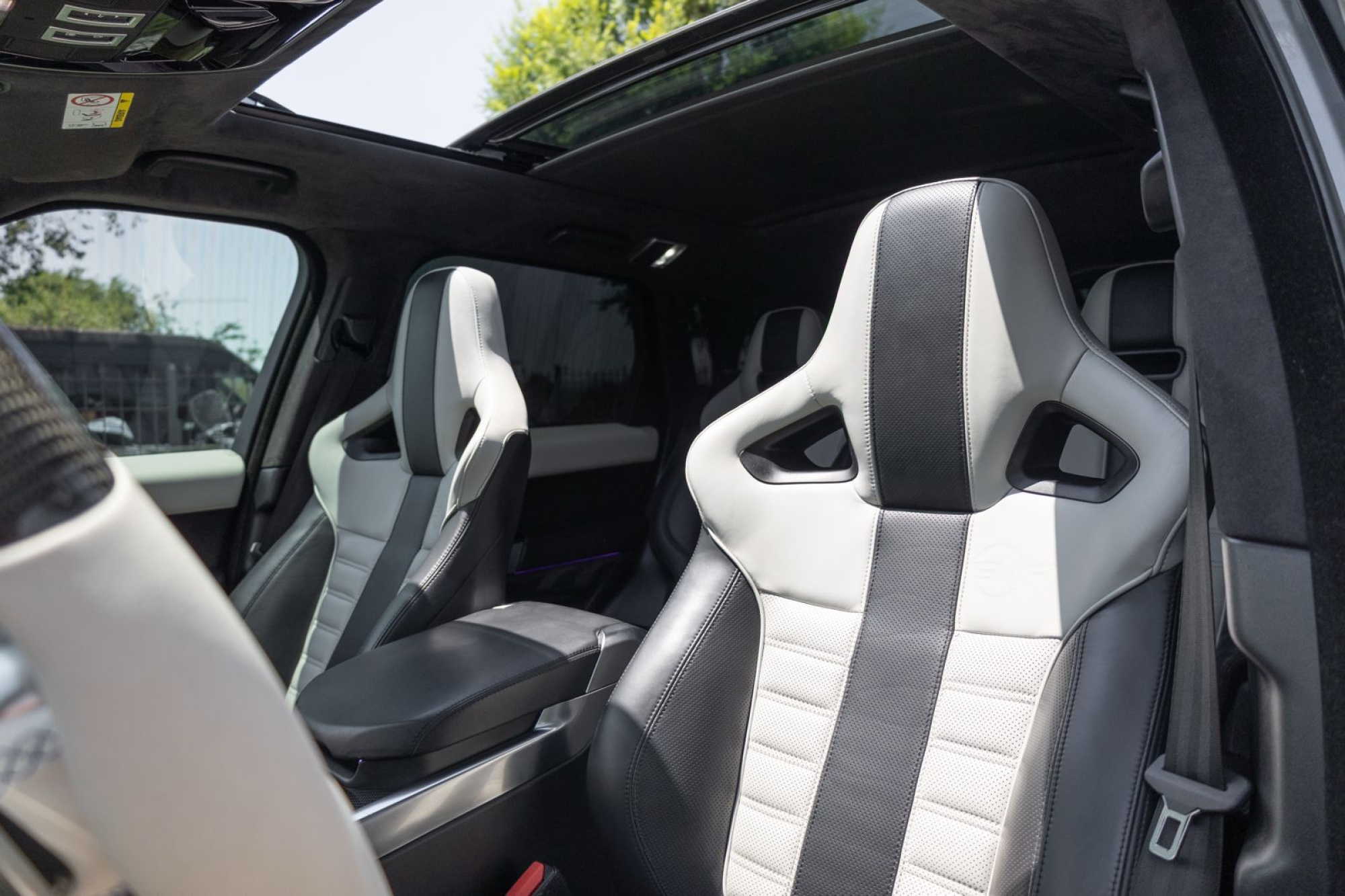 LAND ROVER RANGE ROVER SPORT SVR