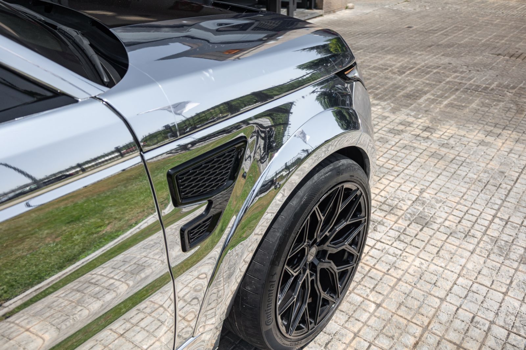 LAND ROVER RANGE ROVER SPORT SVR