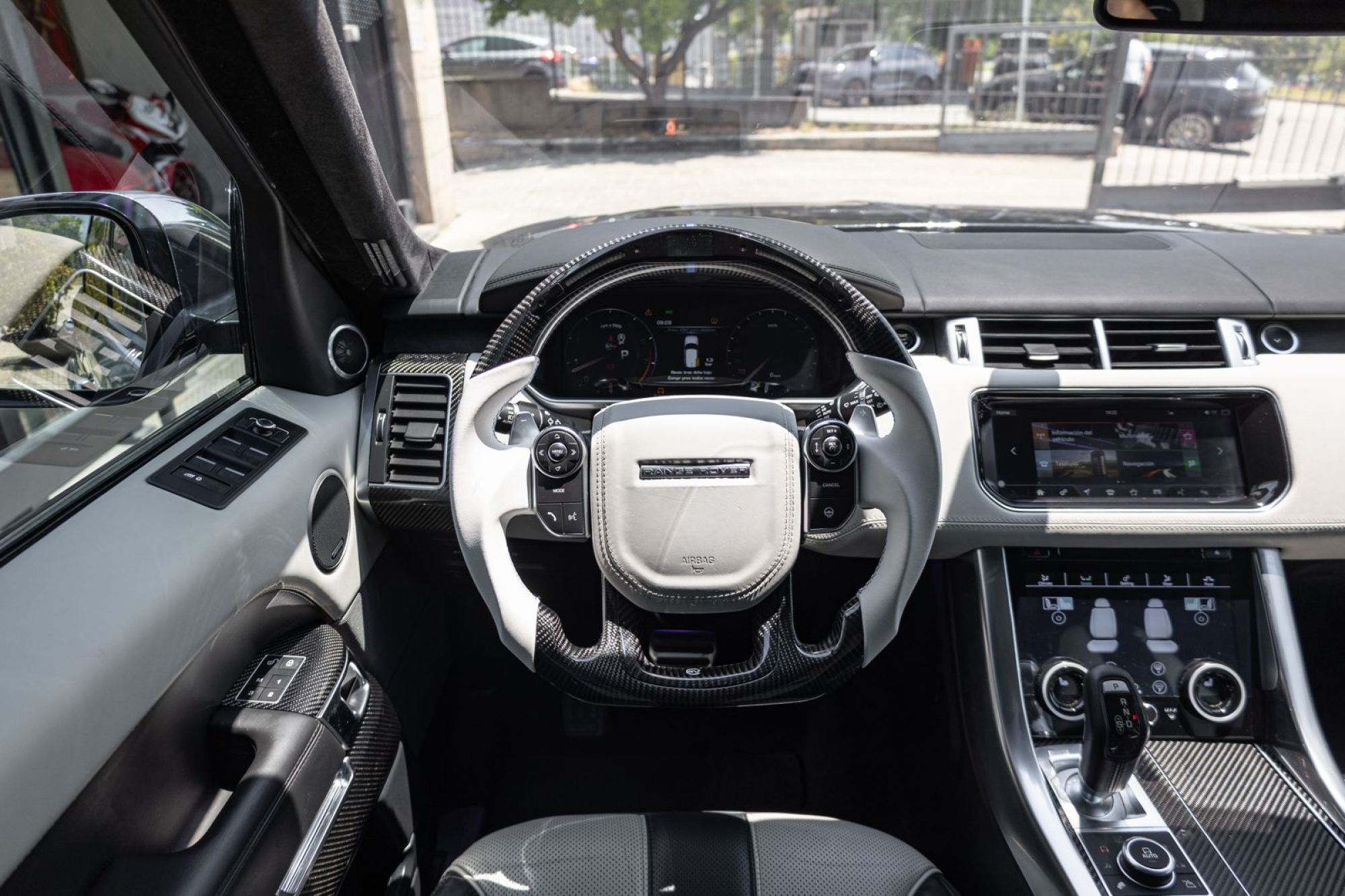 LAND ROVER RANGE ROVER SPORT SVR