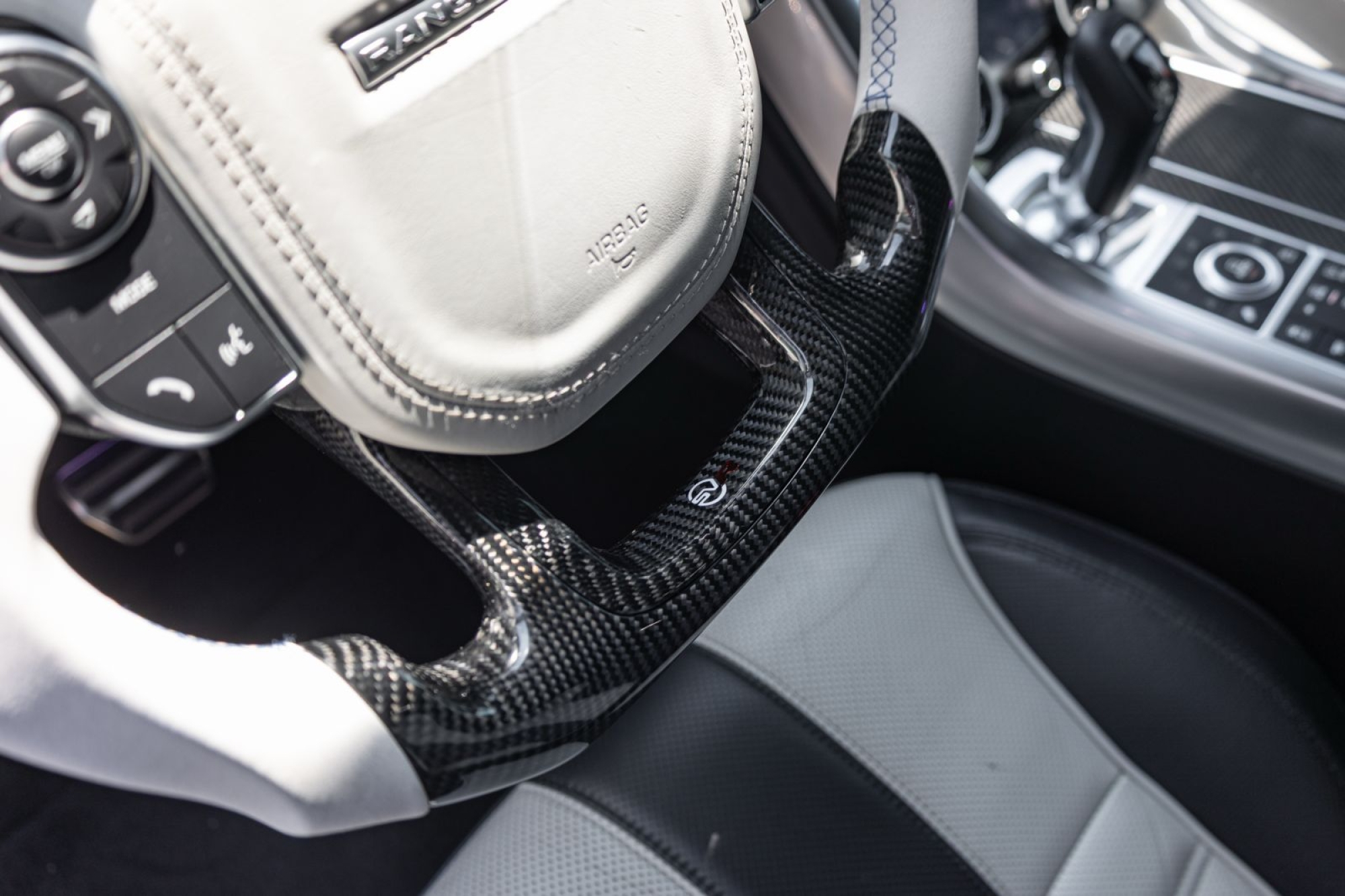 LAND ROVER RANGE ROVER SPORT SVR