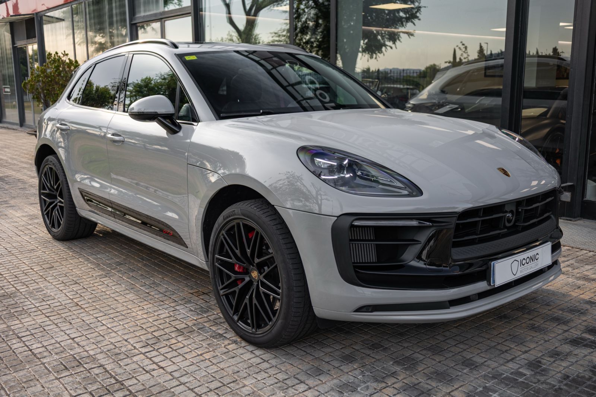 PORSCHE MACAN GTS