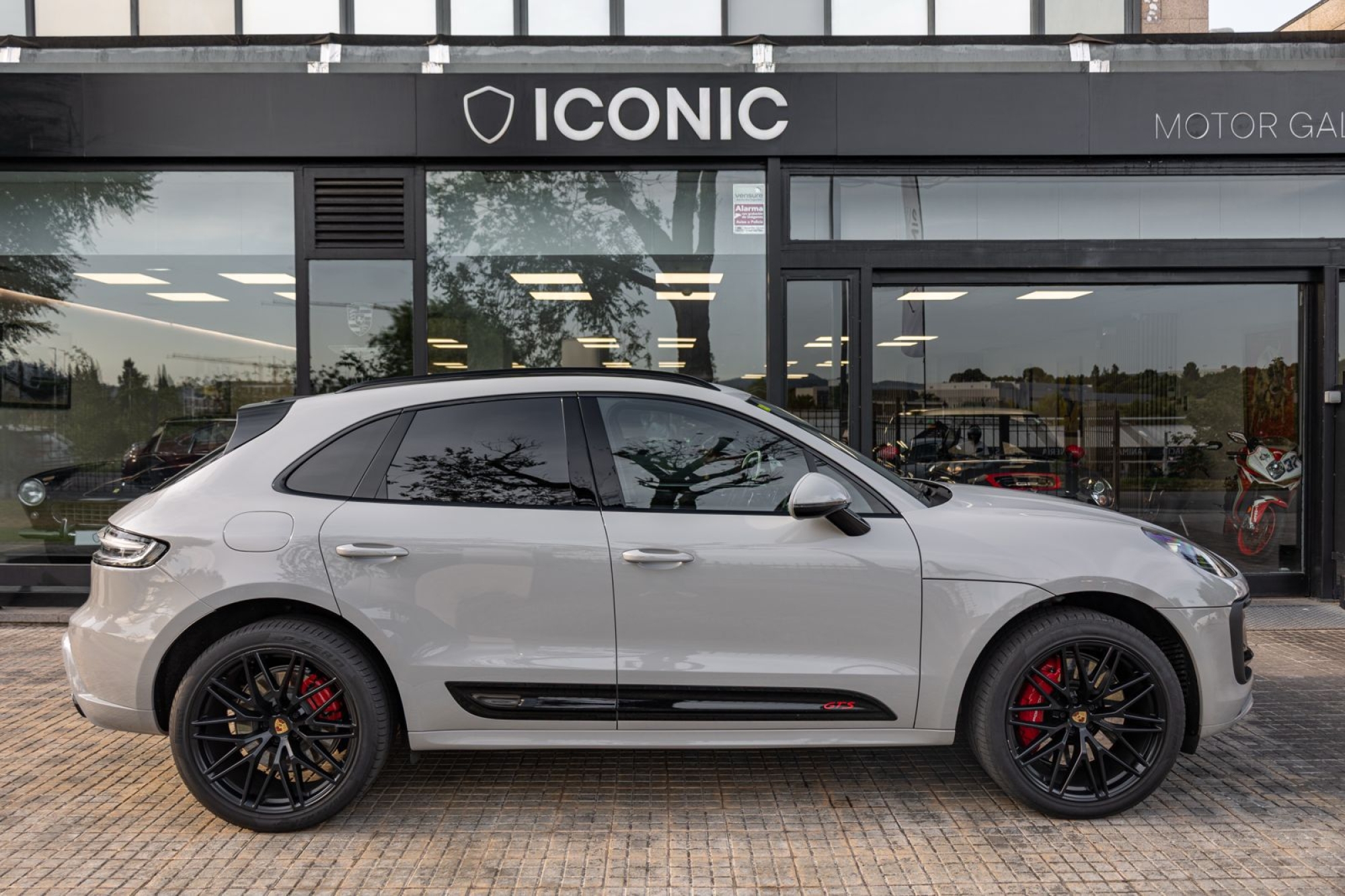 PORSCHE MACAN GTS