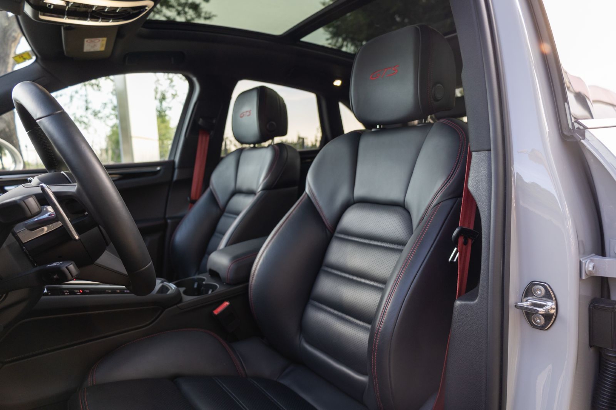 PORSCHE MACAN GTS