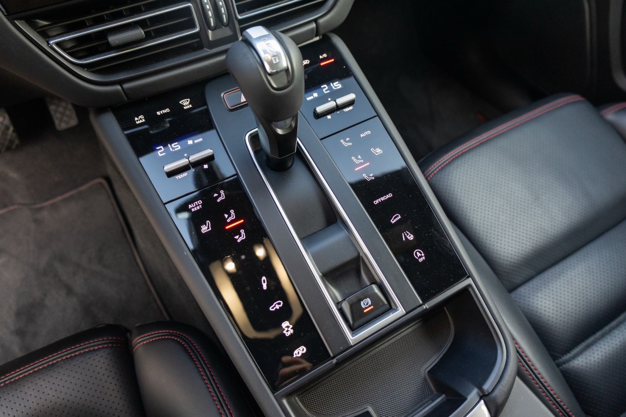PORSCHE MACAN GTS
