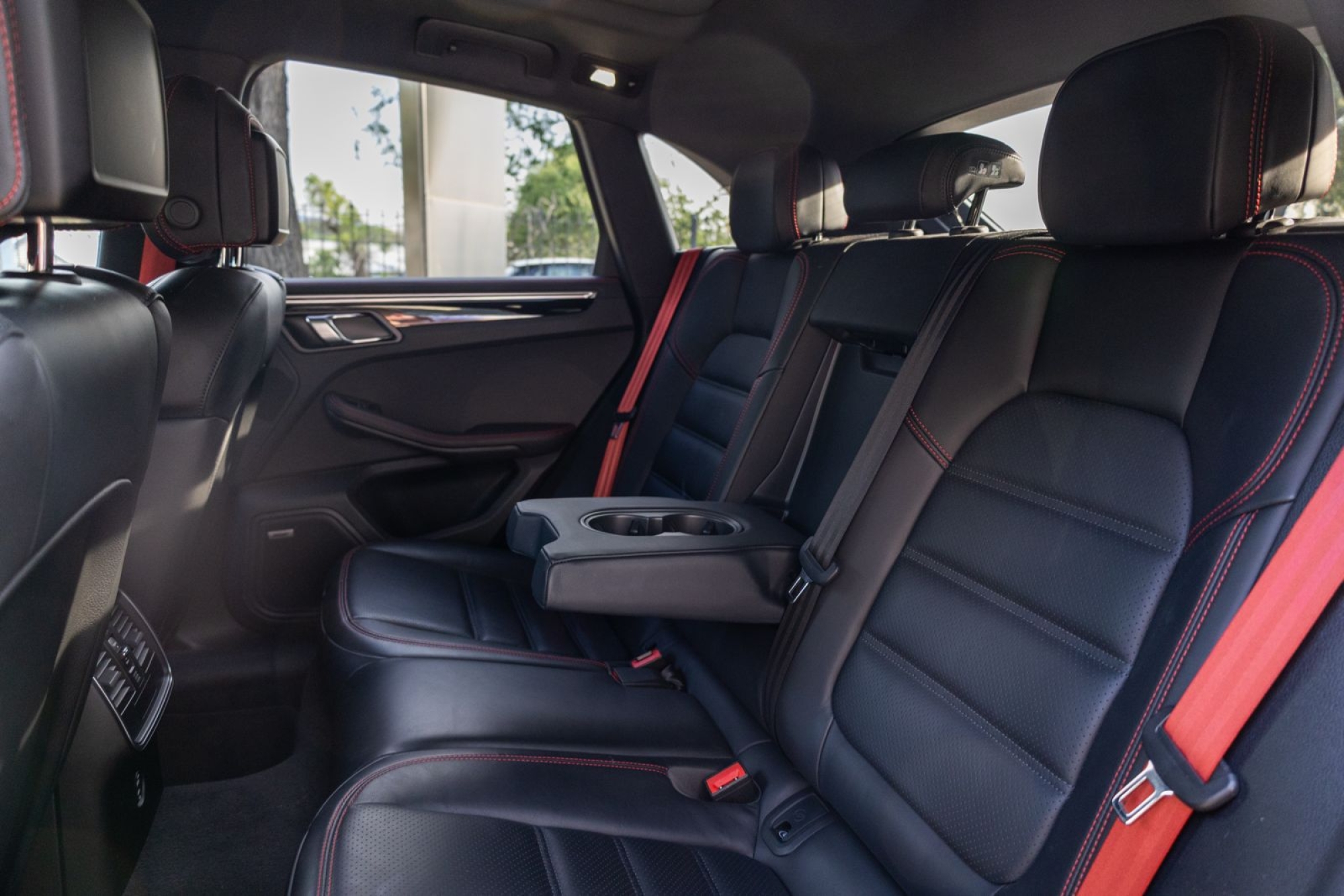 PORSCHE MACAN GTS