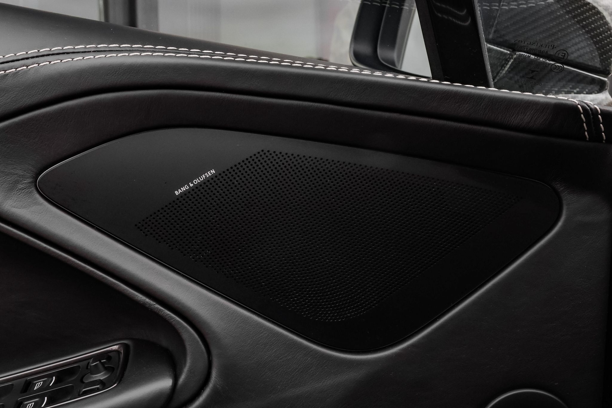 ASTON MARTIN VANQUISH S