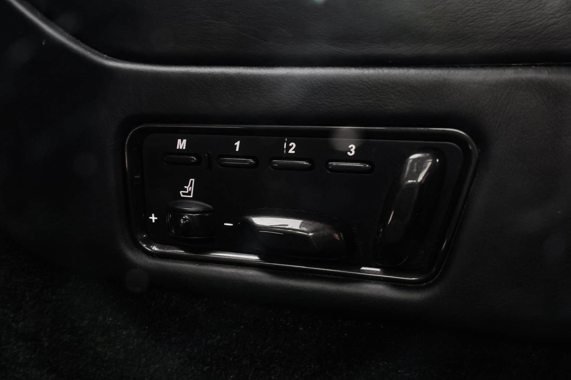 ASTON MARTIN VANQUISH S