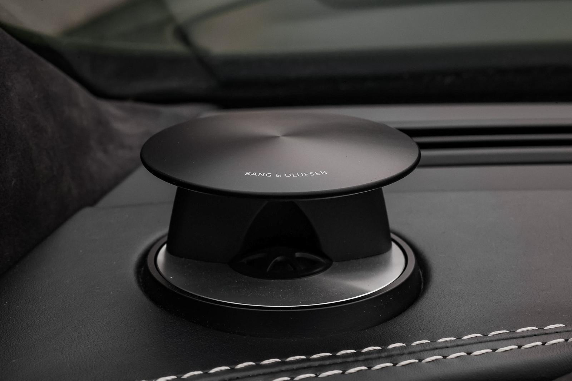 ASTON MARTIN VANQUISH S