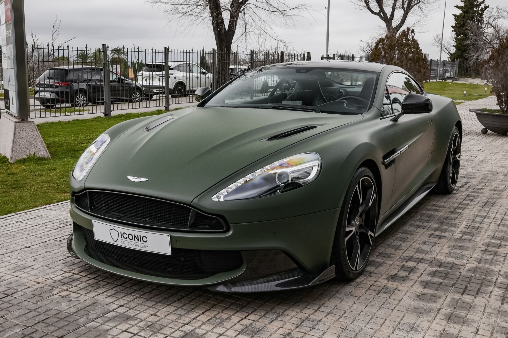 ASTON MARTIN VANQUISH S