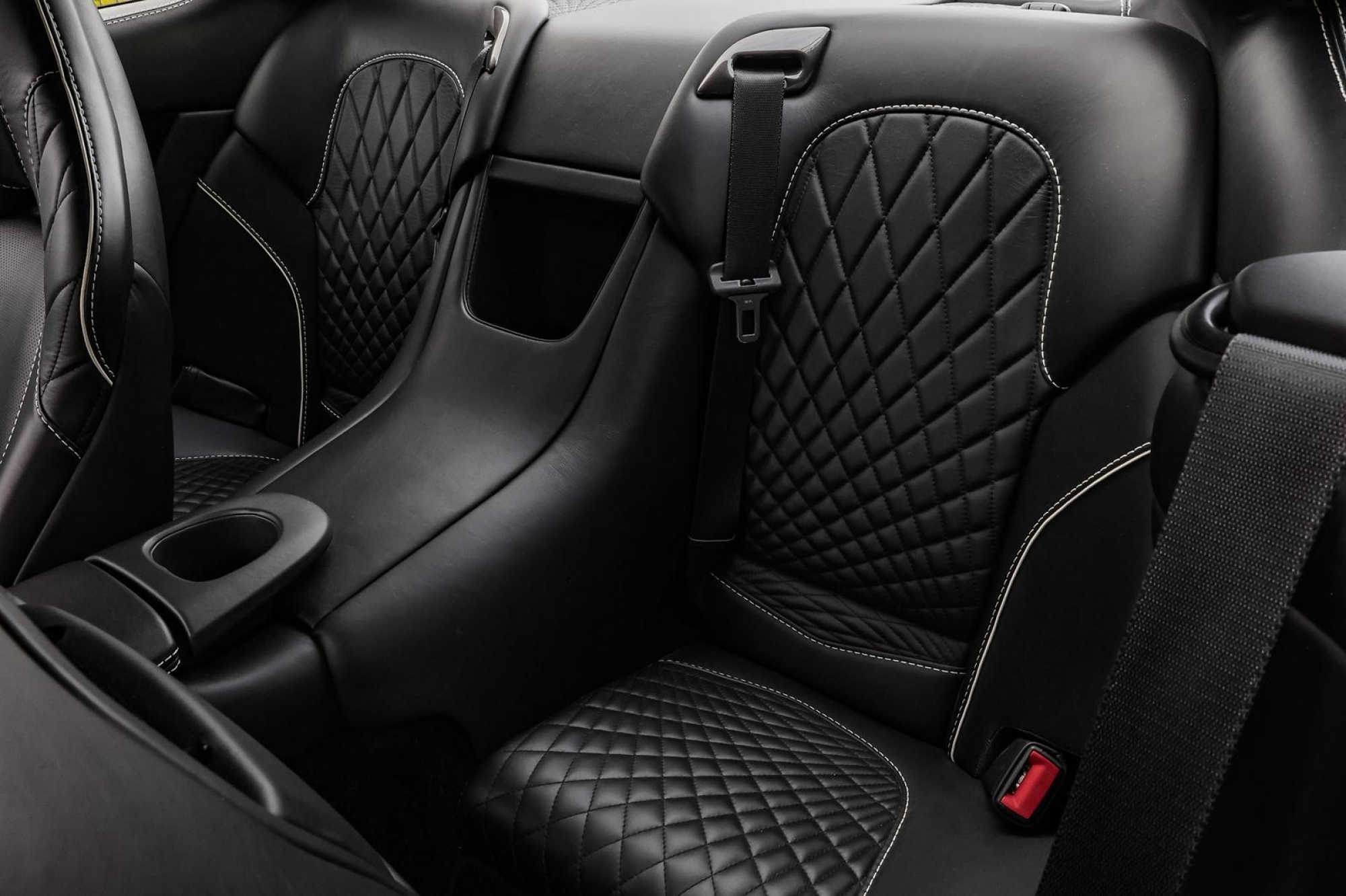 ASTON MARTIN VANQUISH S