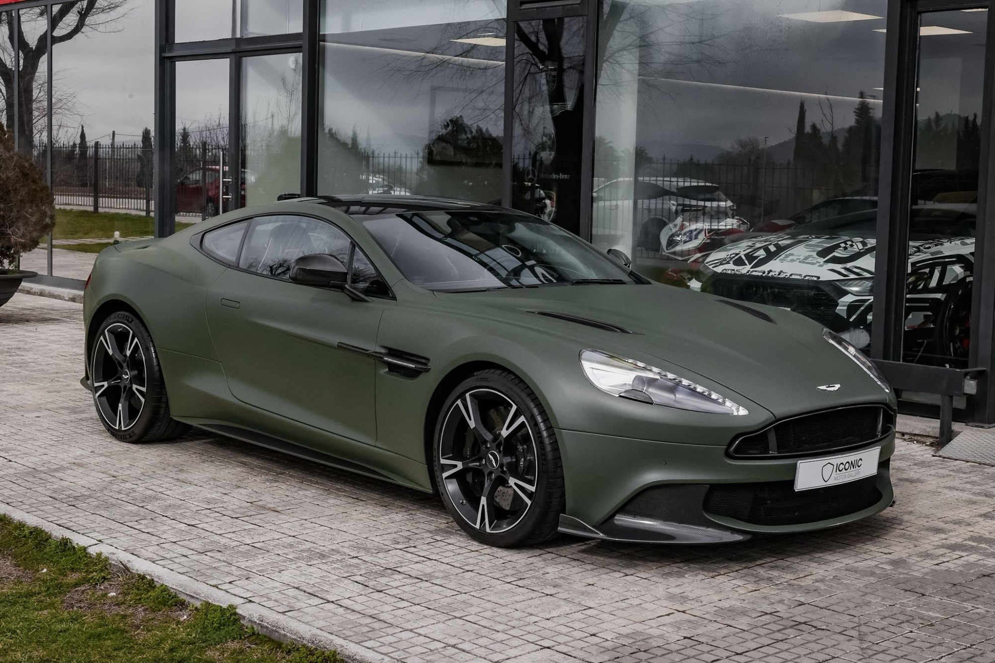 ASTON MARTIN VANQUISH S