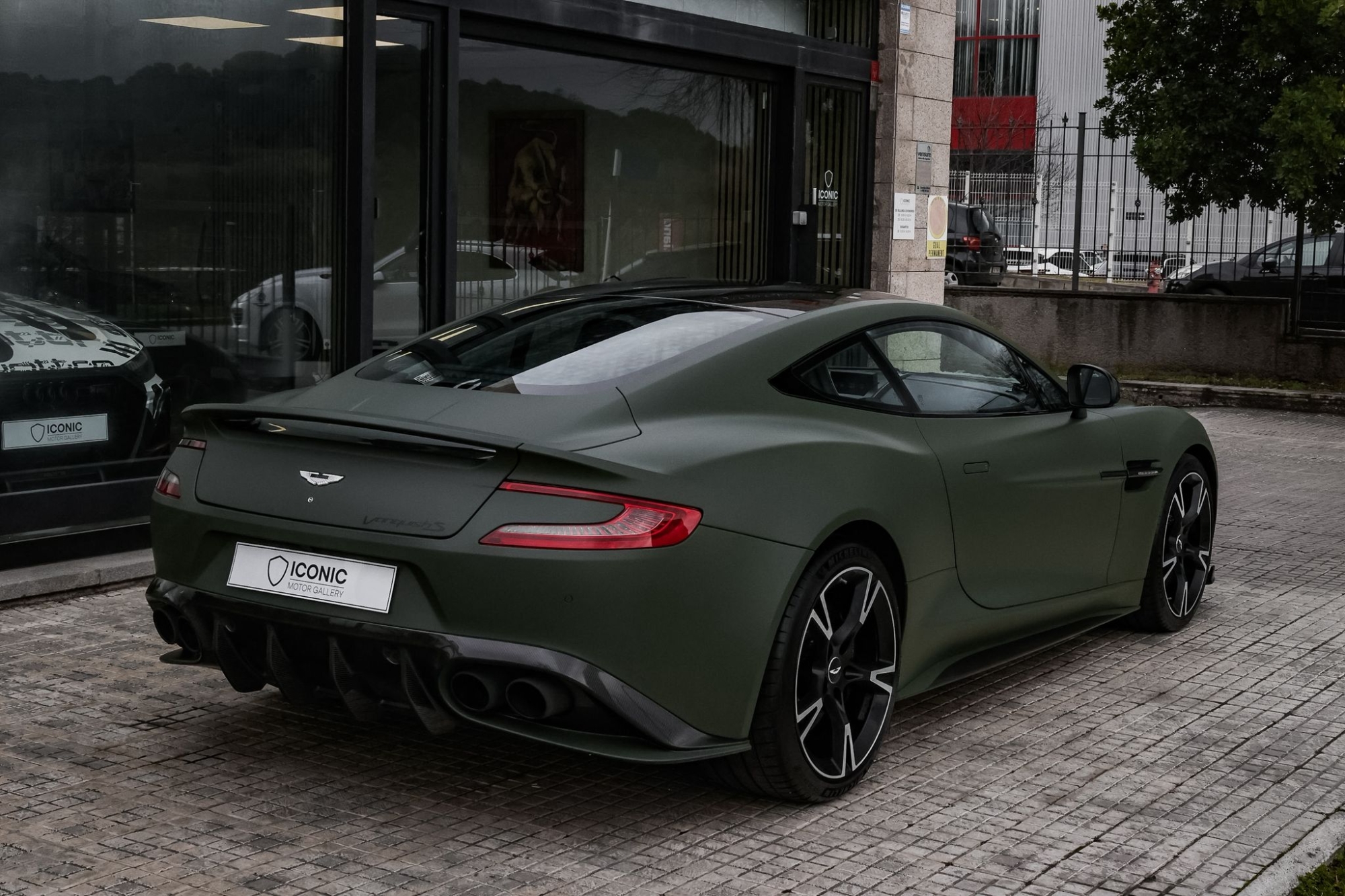 ASTON MARTIN VANQUISH S