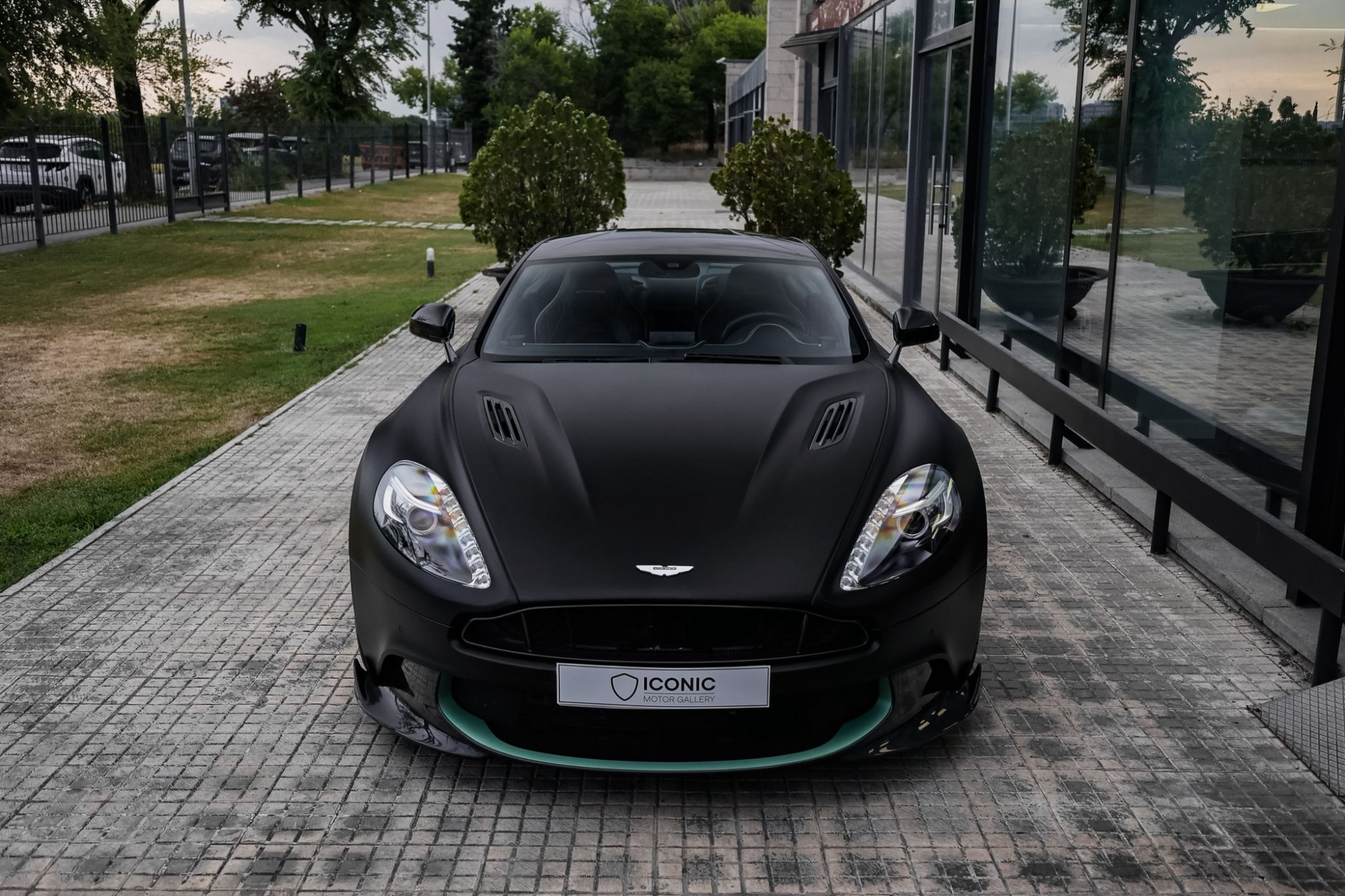 ASTON MARTIN VANQUISH S