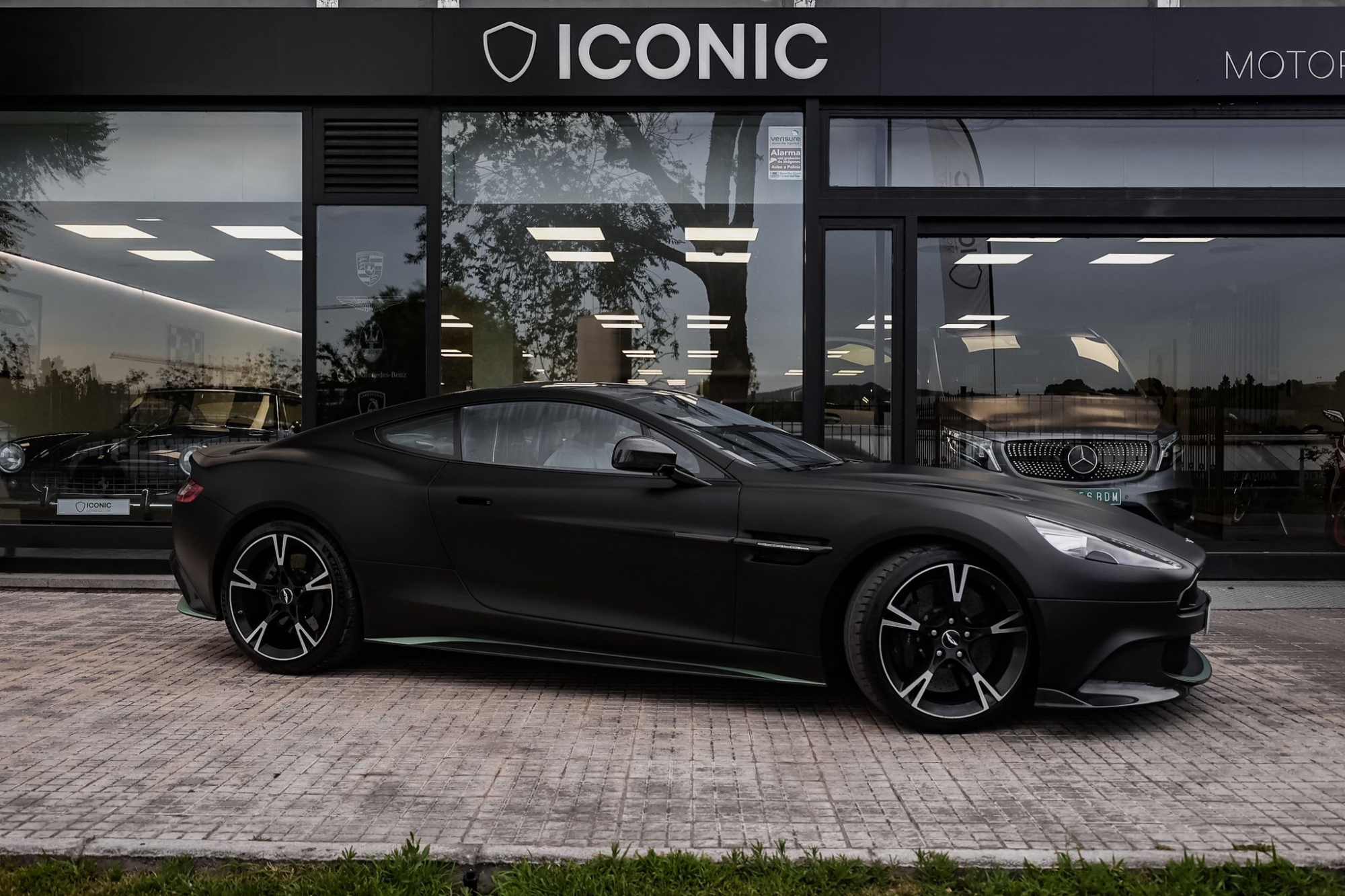ASTON MARTIN VANQUISH S
