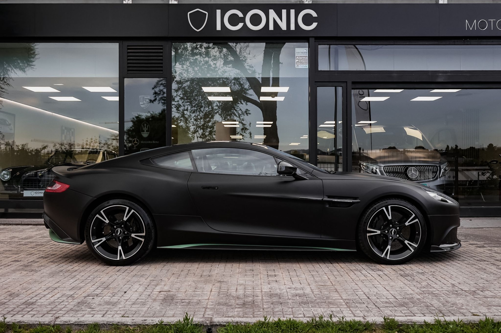 ASTON MARTIN VANQUISH S