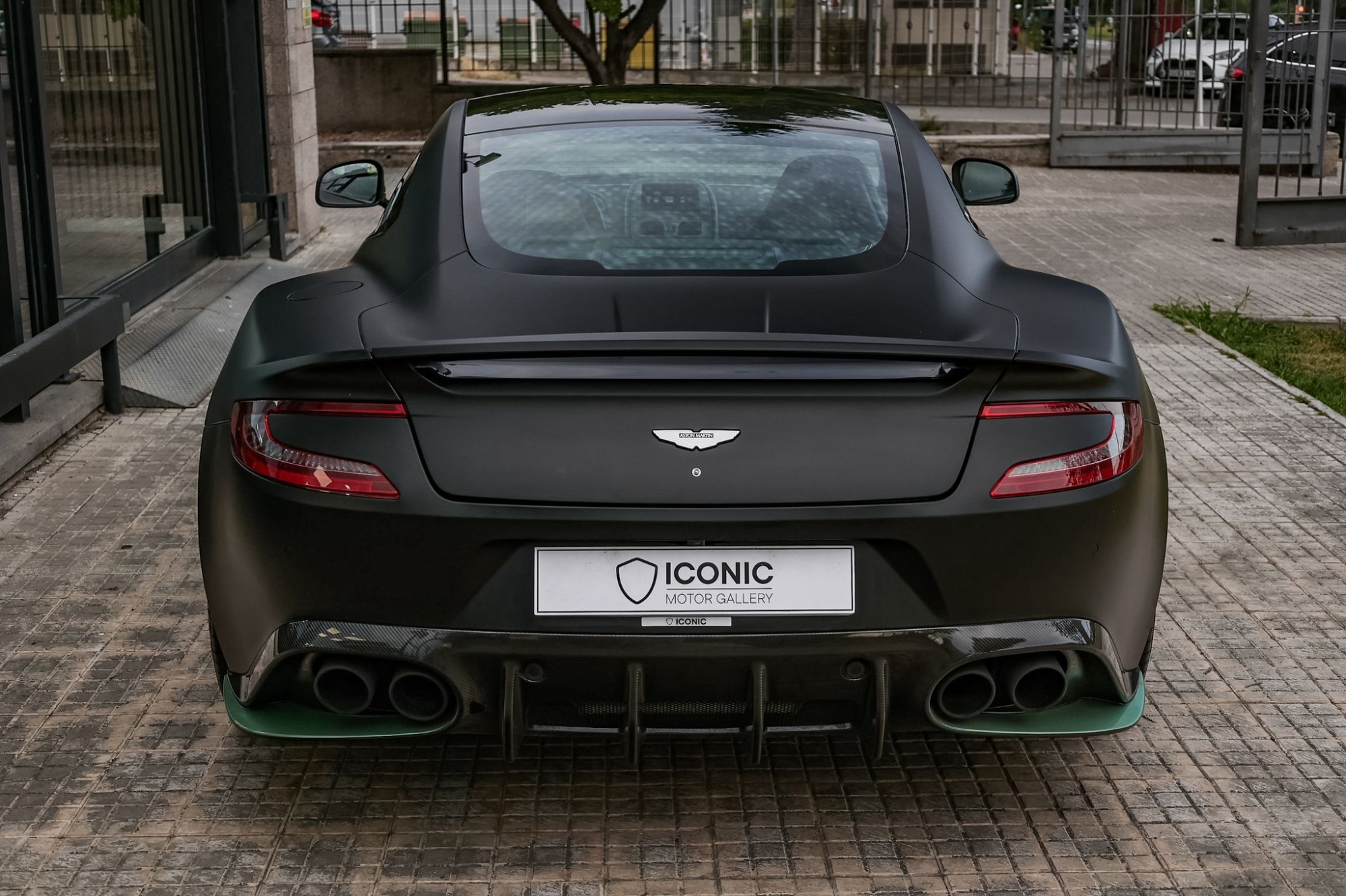 ASTON MARTIN VANQUISH S