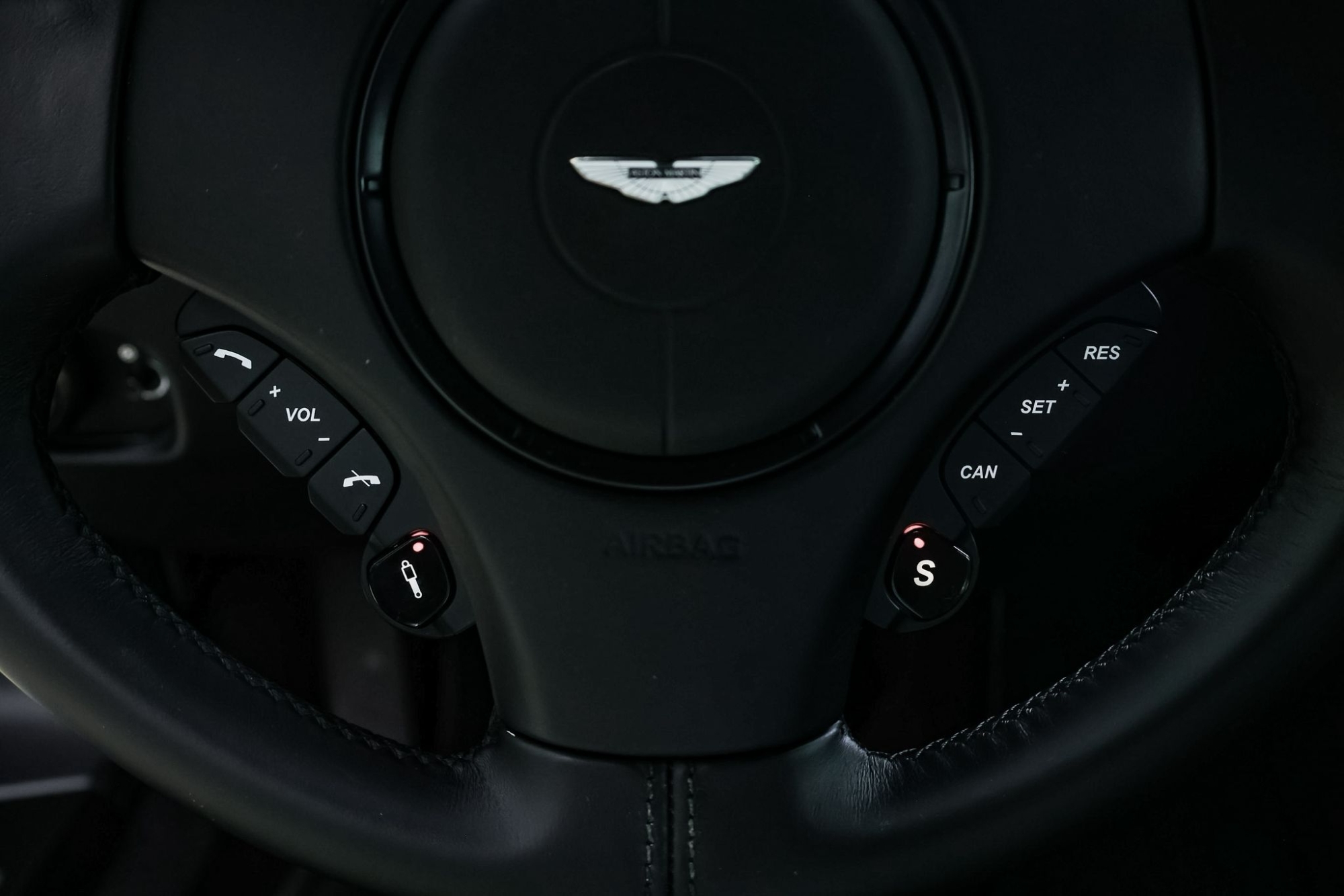 ASTON MARTIN VANQUISH S