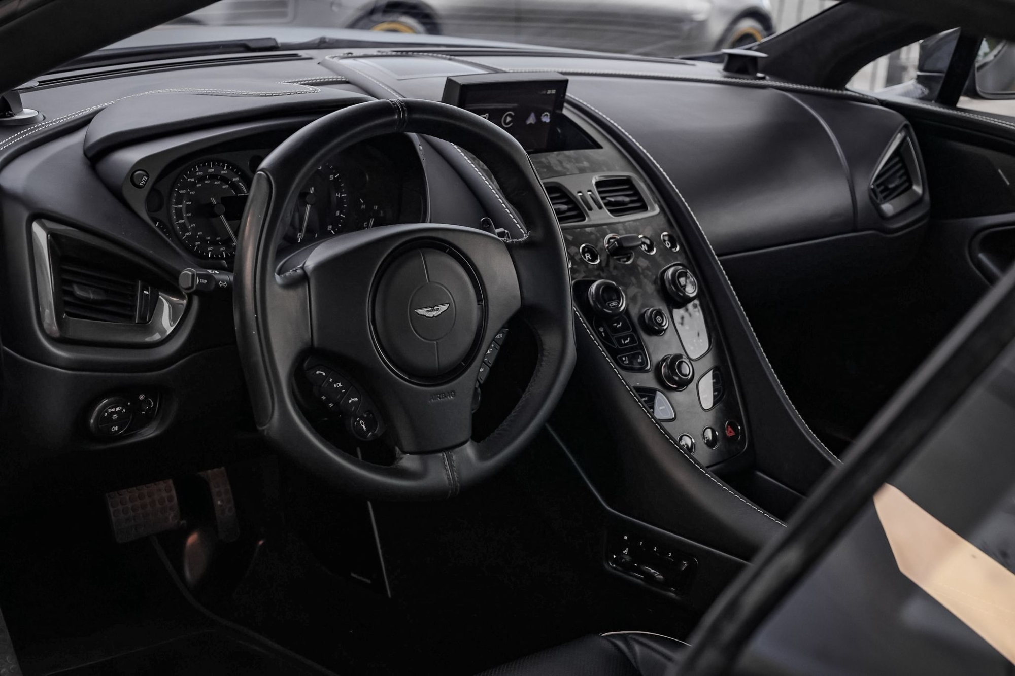 ASTON MARTIN VANQUISH S