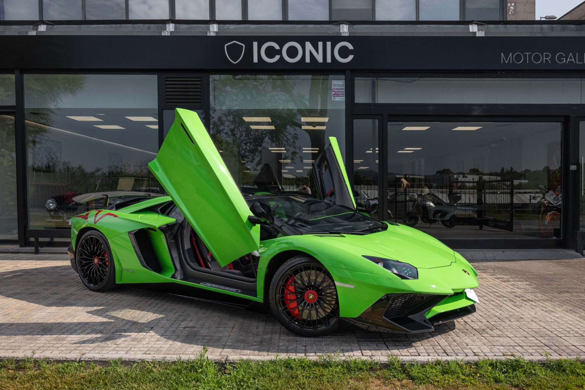 LAMBORGHINI AVENTADOR SV ROADSTER