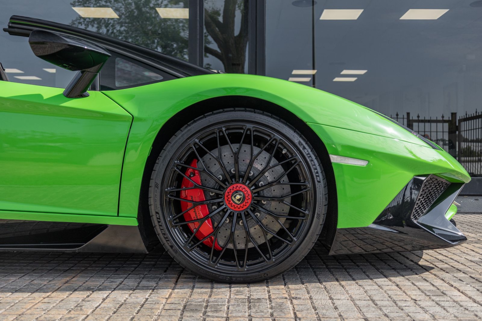 LAMBORGHINI AVENTADOR SV ROADSTER