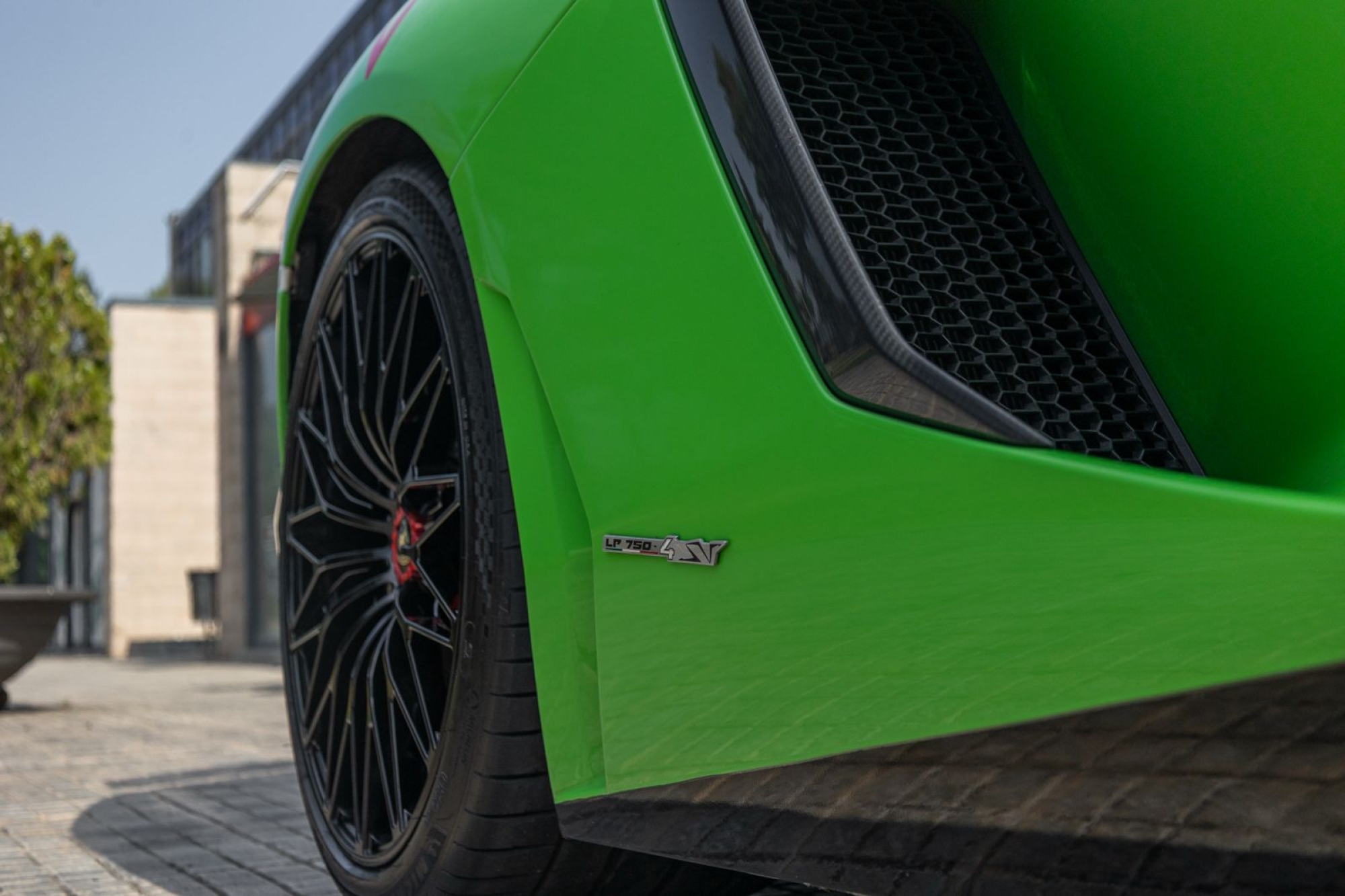 LAMBORGHINI AVENTADOR SV ROADSTER