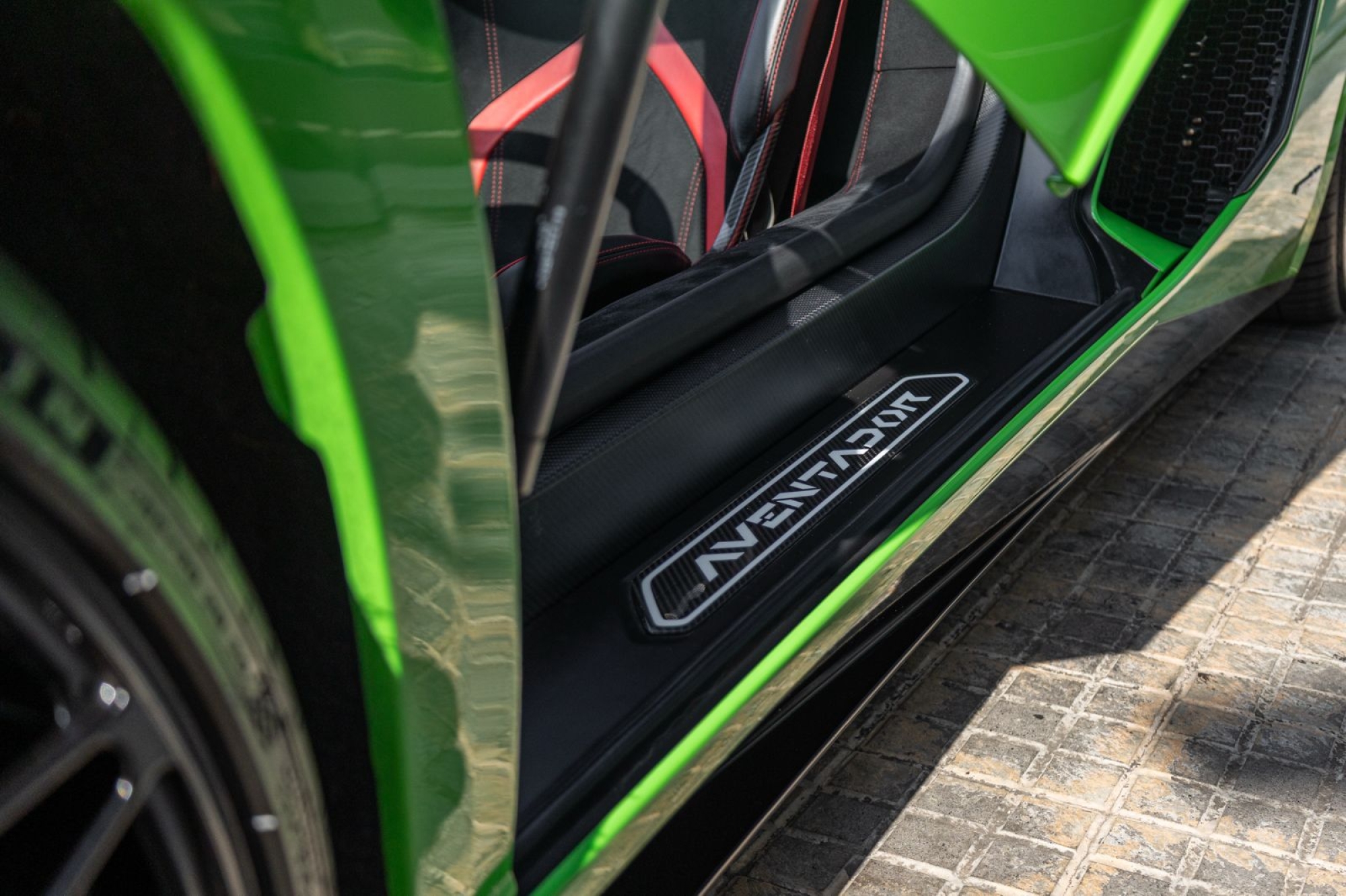 LAMBORGHINI AVENTADOR SV ROADSTER