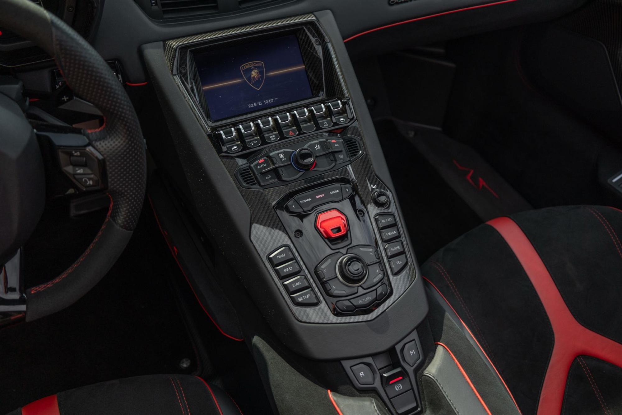 LAMBORGHINI AVENTADOR SV ROADSTER