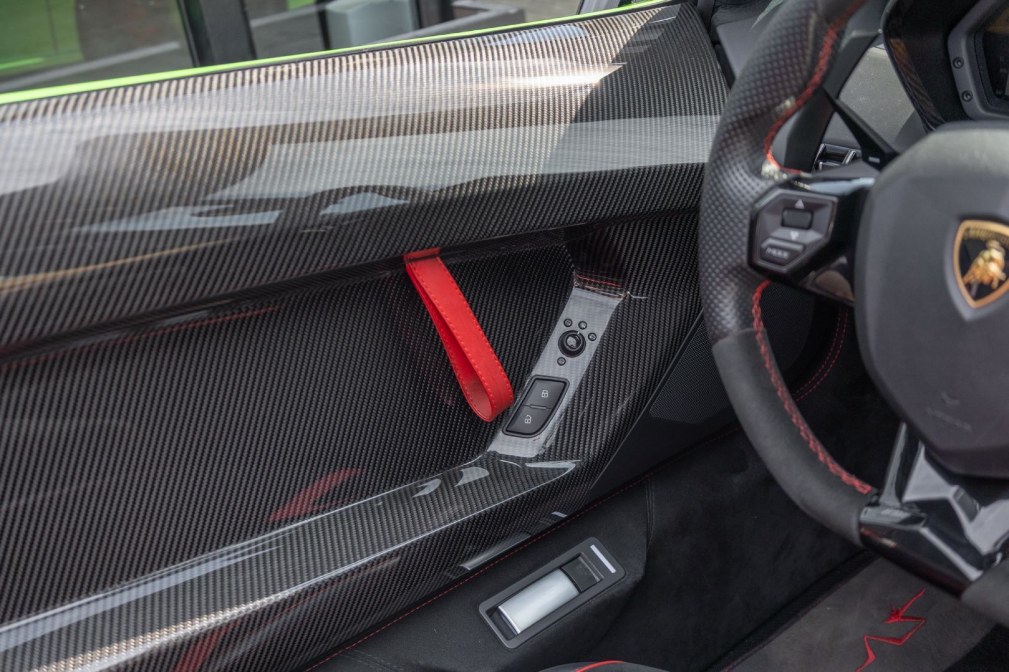 LAMBORGHINI AVENTADOR SV ROADSTER
