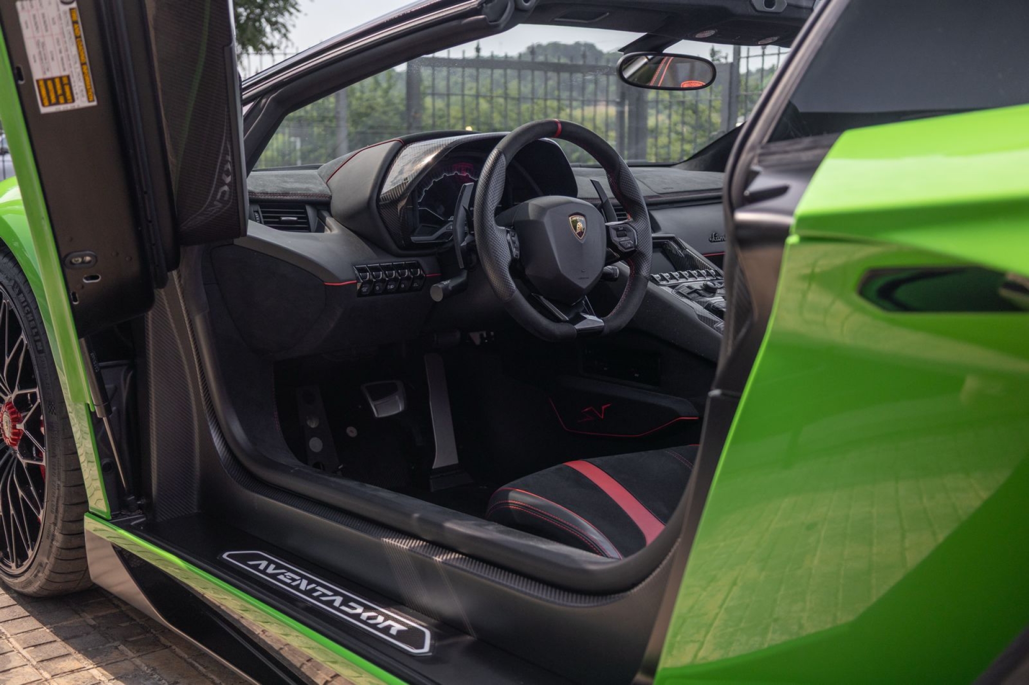 LAMBORGHINI AVENTADOR SV ROADSTER