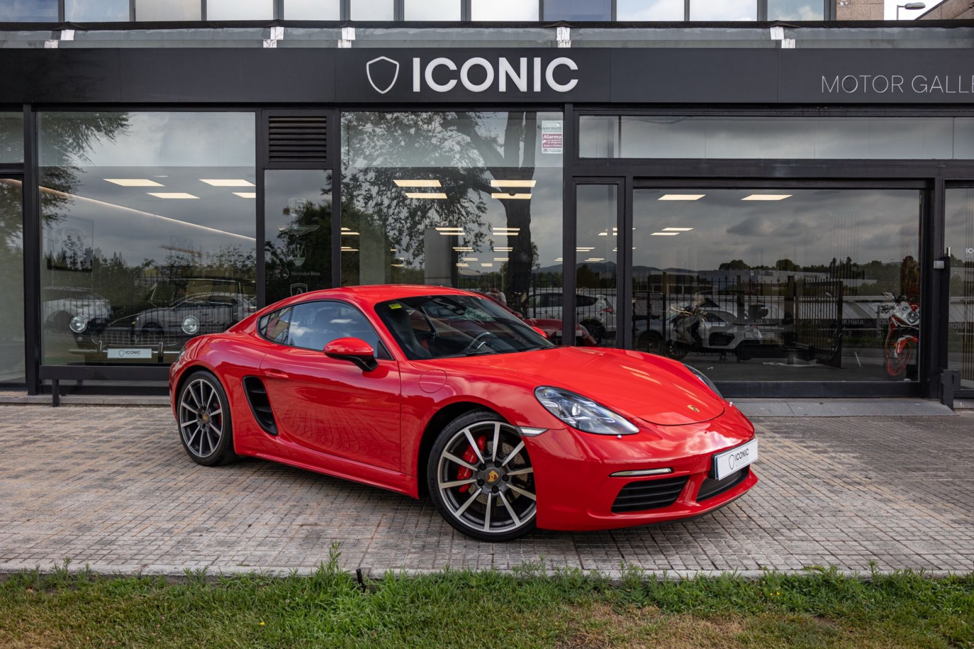 PORSCHE 718 CAYMAN S
