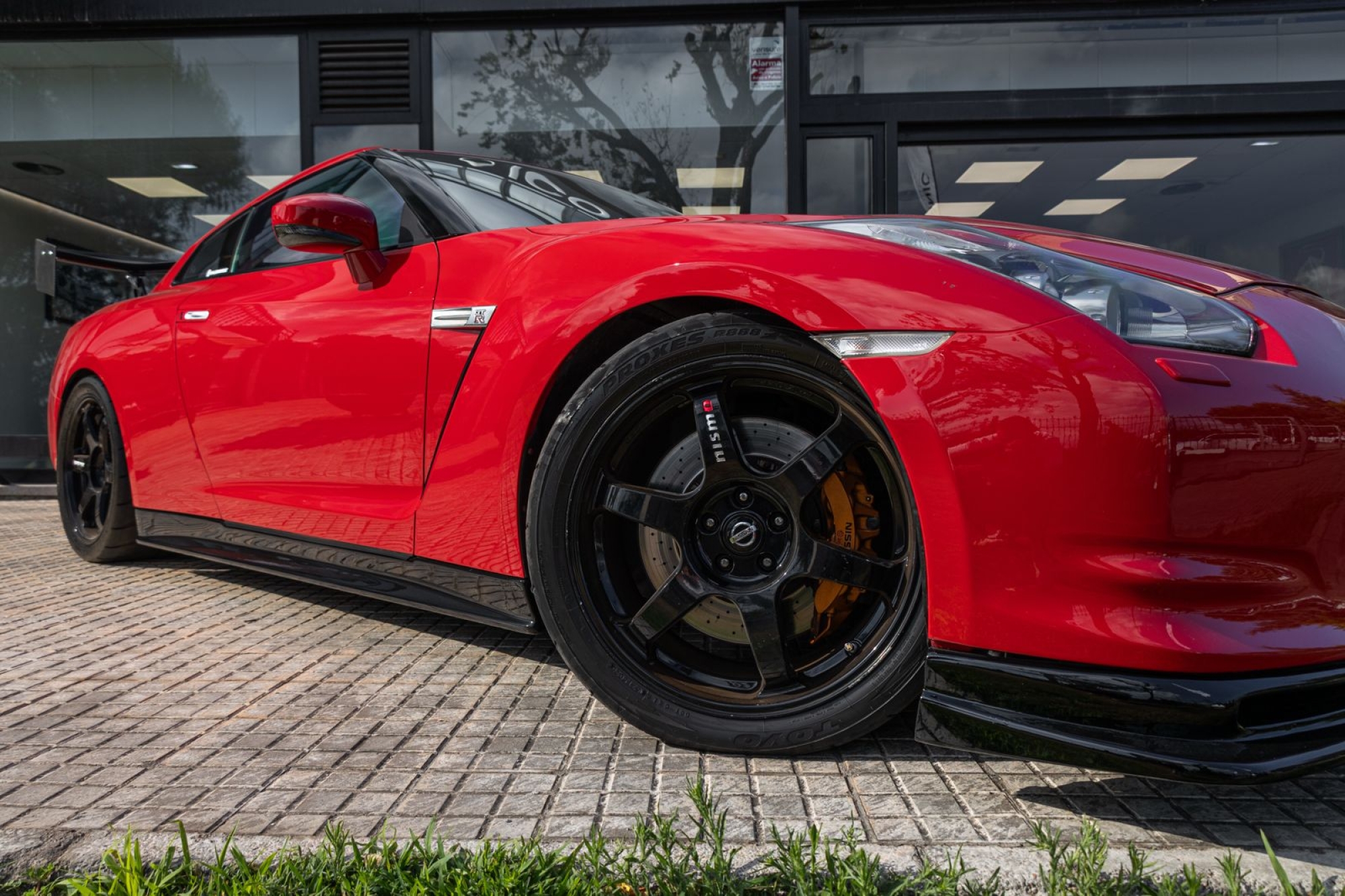 NISSAN GTR R35